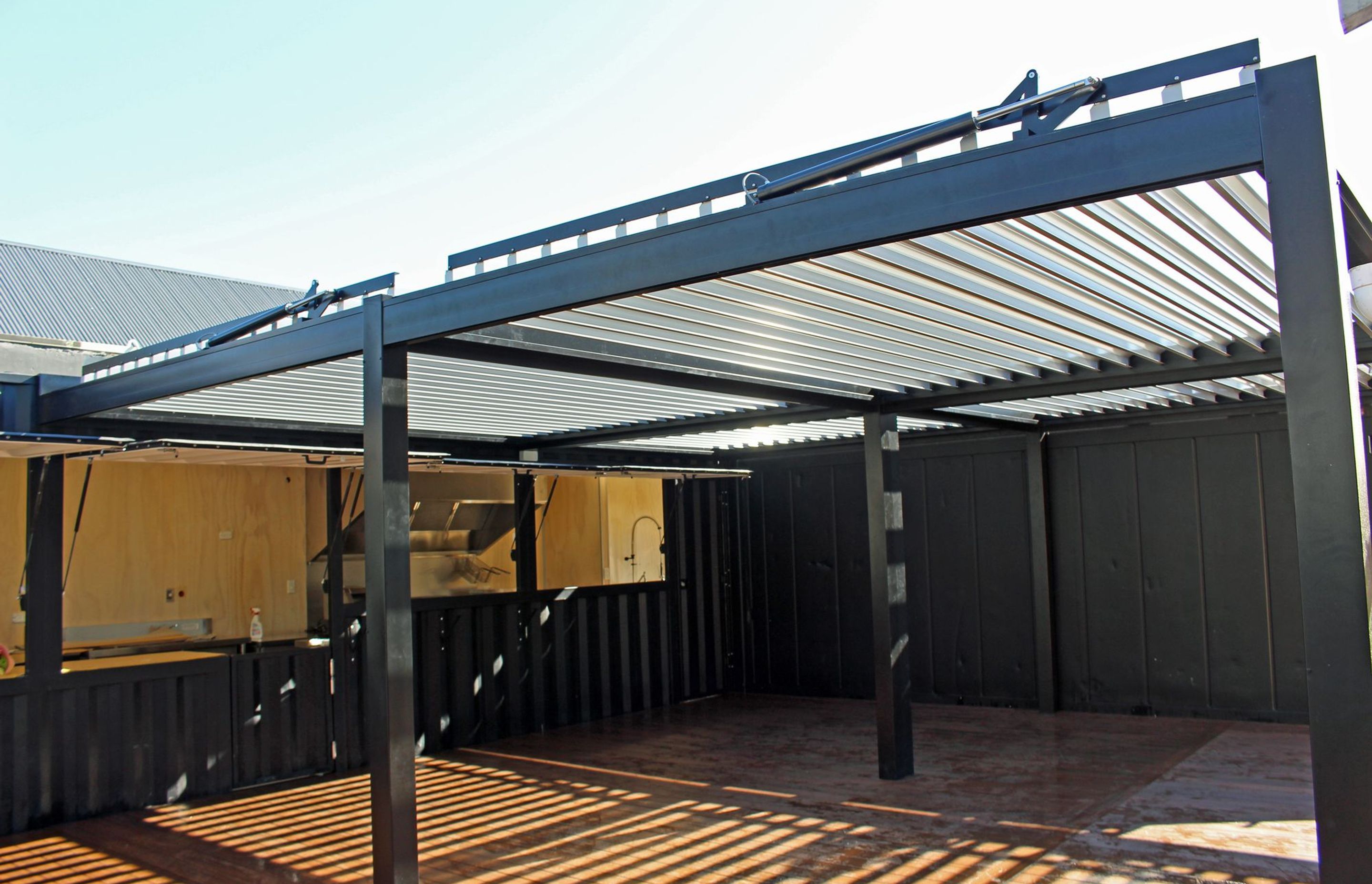 Transforming the Moxi Cafe with louvre roofs