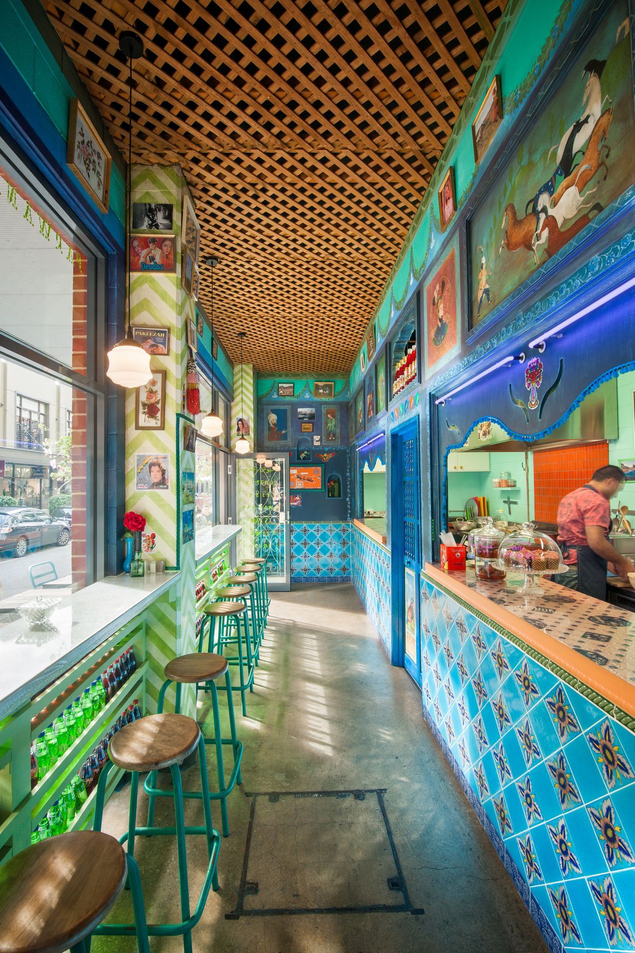 Parwana Kutchi Deli