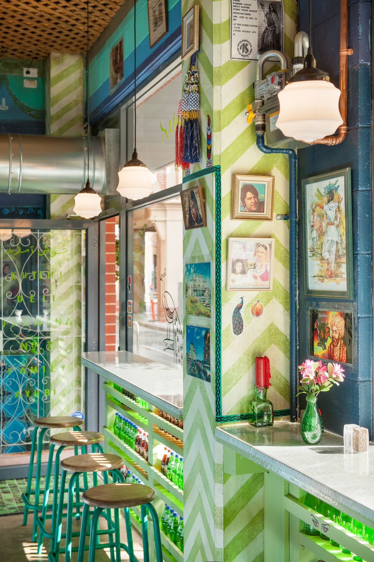 Parwana Kutchi Deli