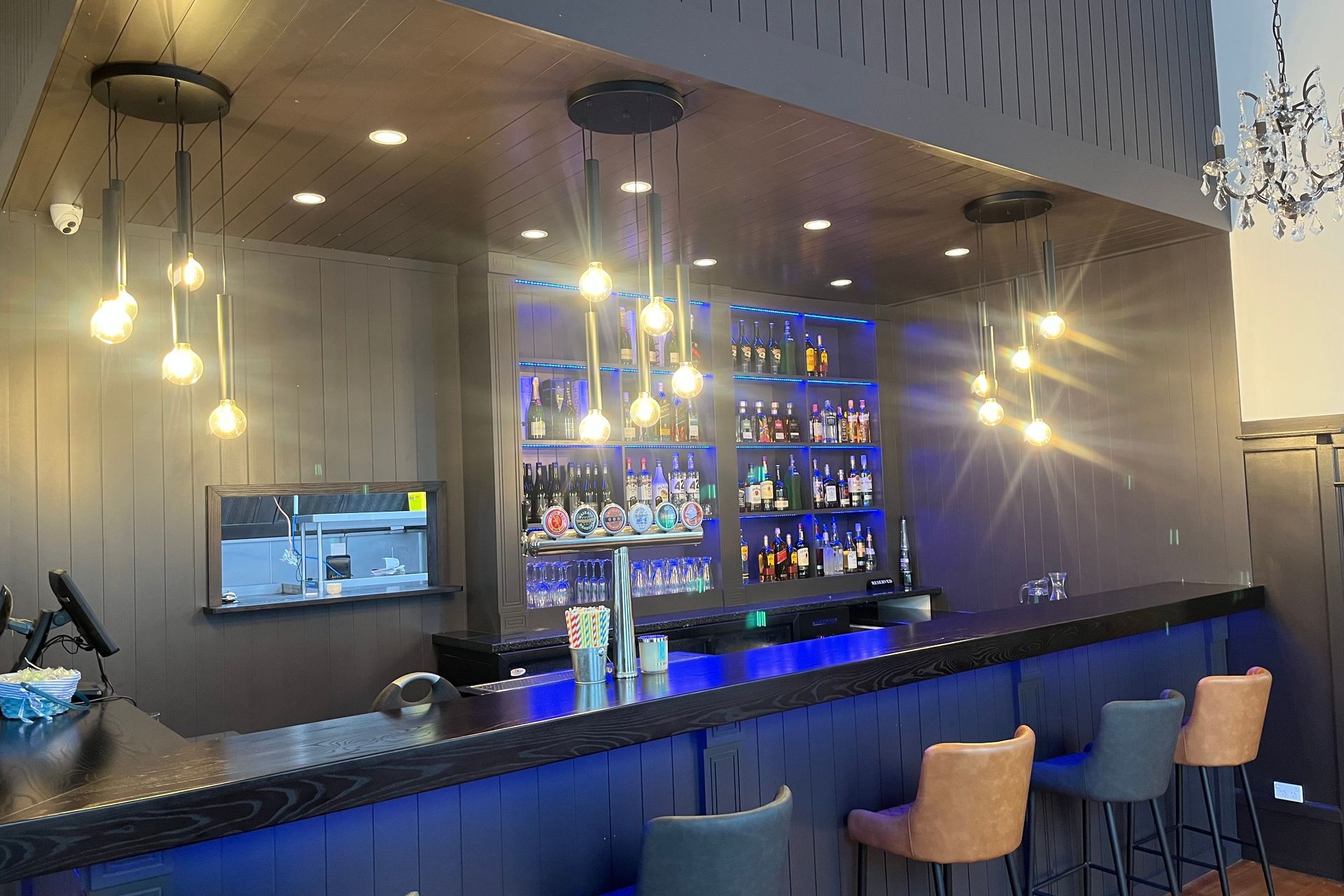 Wine &amp; Dine Restaurant