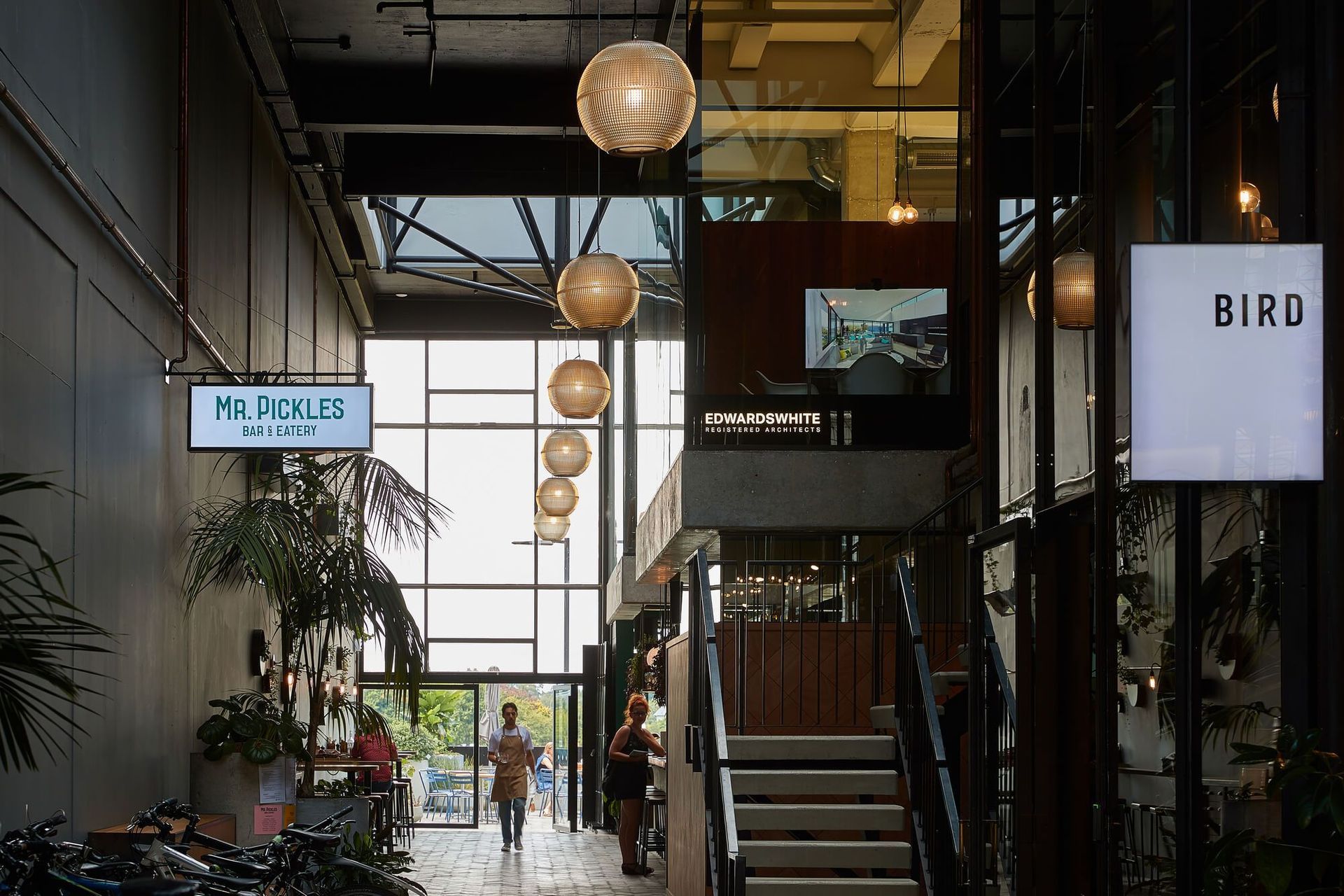 Mr Pickles, Restaurant & Bar