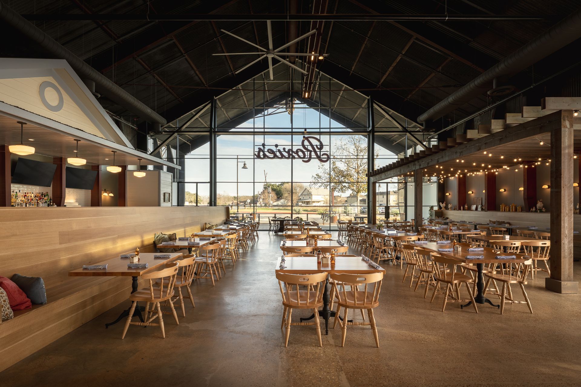 Roxies-Restaurant-Main-Interior-ALIGN-Austin-Architects.jpg
