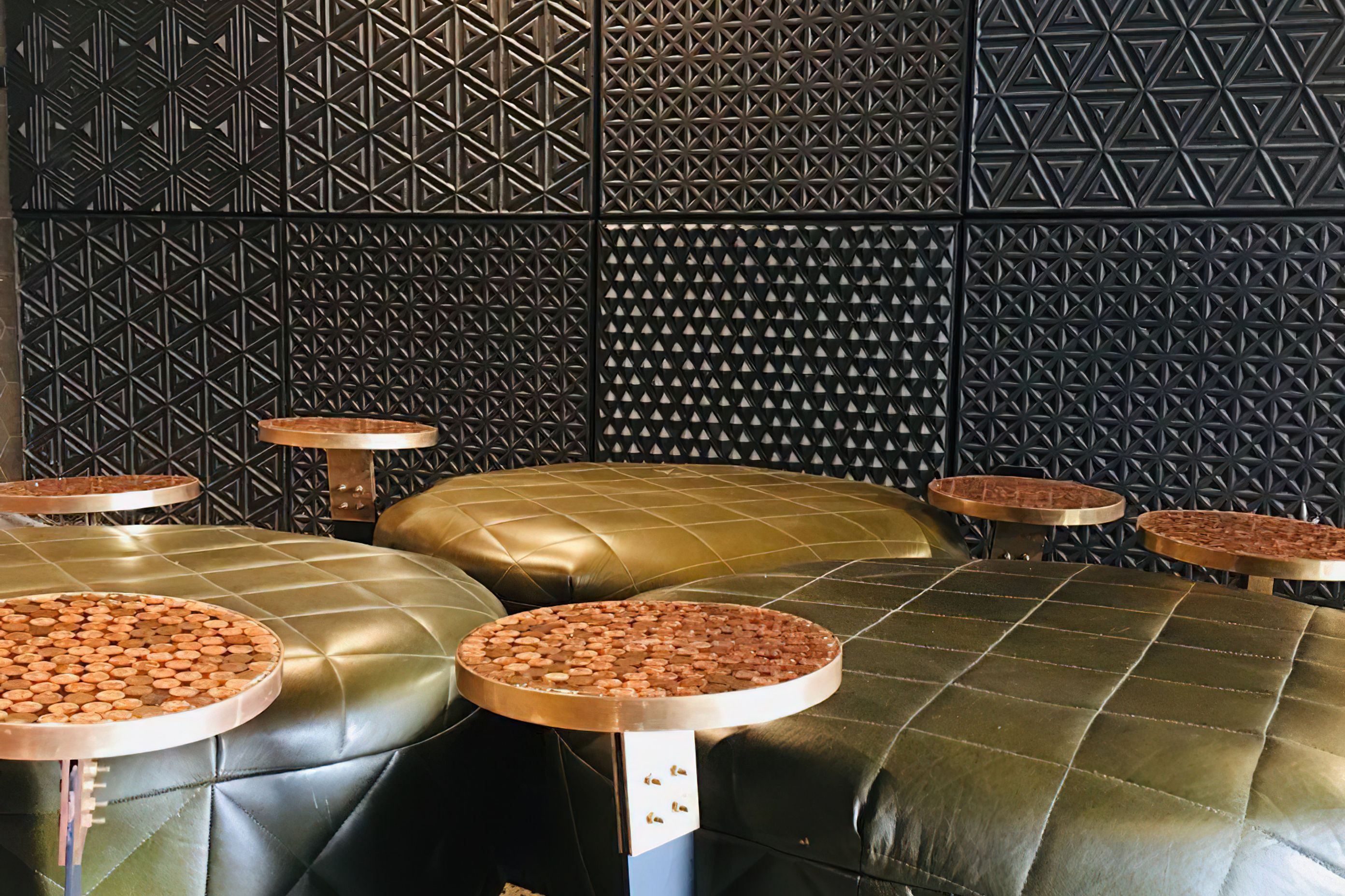 The-Meat-and-Wine-Co-Parramatta18-gigapixel-standard-scale-200x.jpg