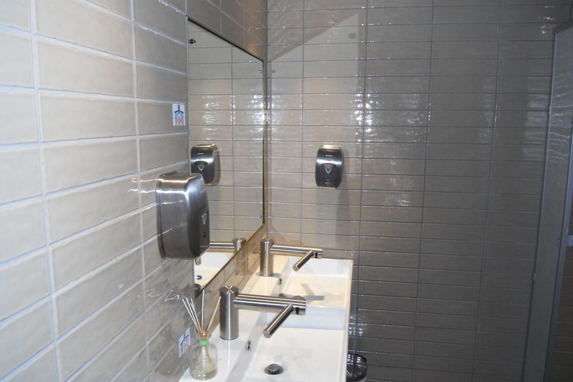 Dixie Browns Bar + Restaurant