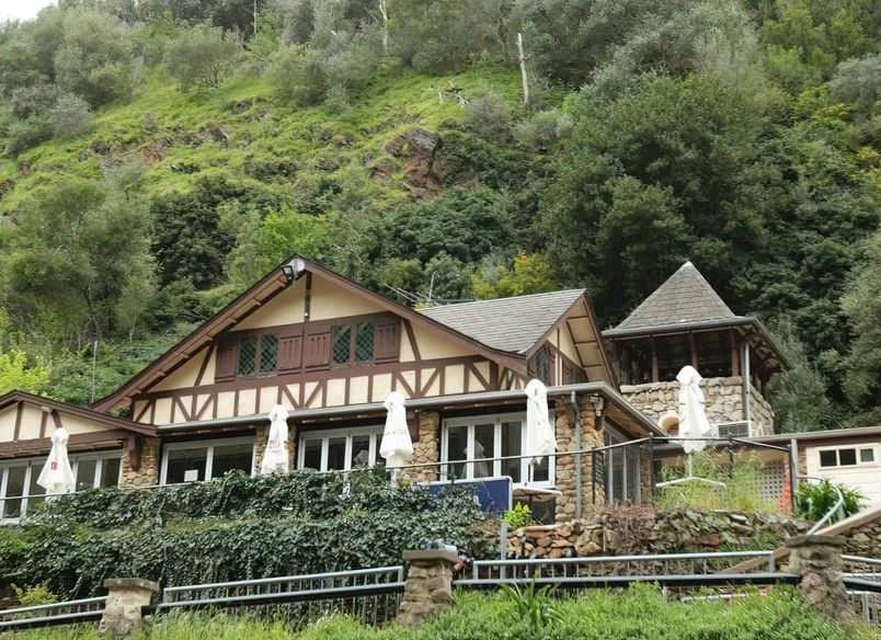 Utopia @ Waterfall Gully