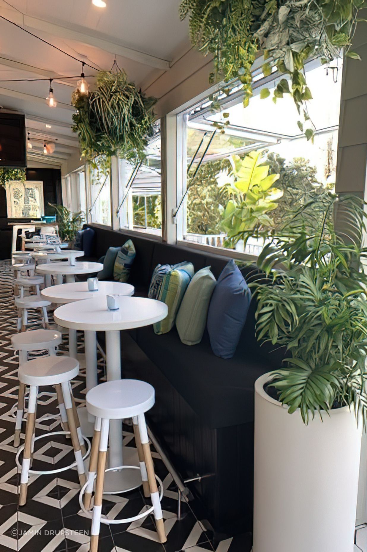The Cav Verandah