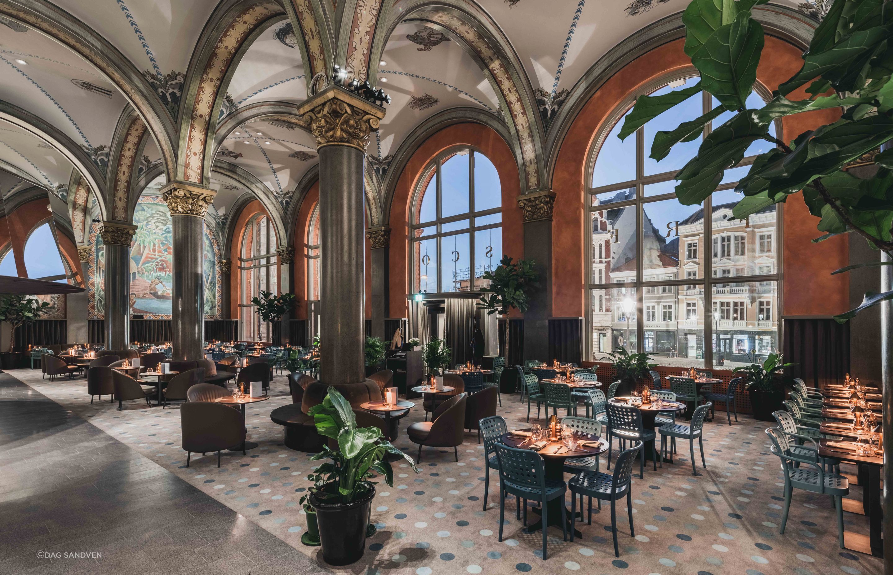 frescohallen822chairbarstoollr4.jpg
