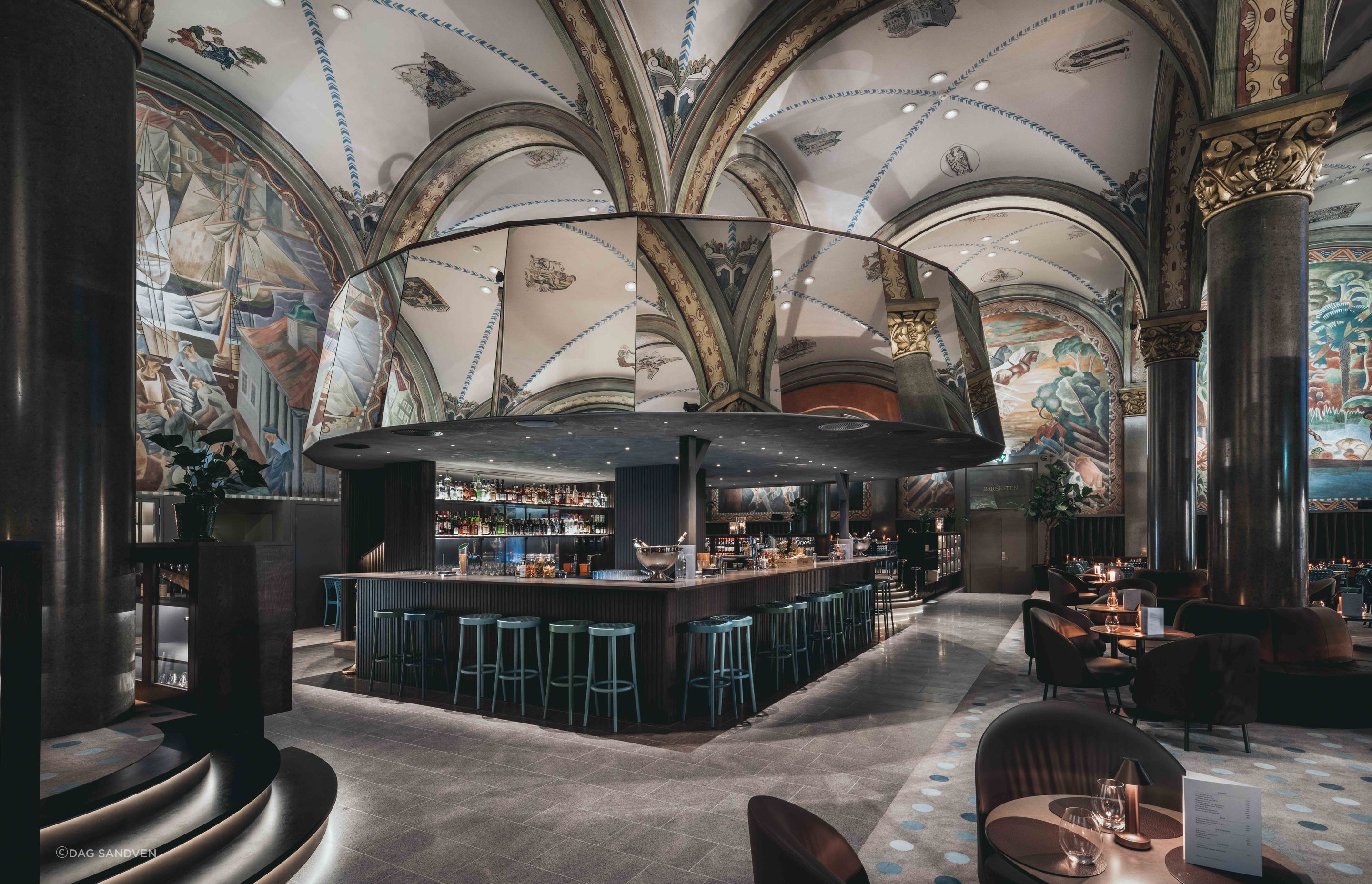 frescohallen822chairbarstoollr6.jpg