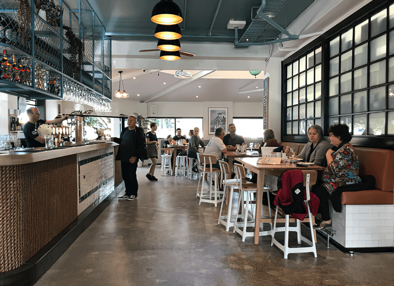 Shoreward Bar & Kitchen