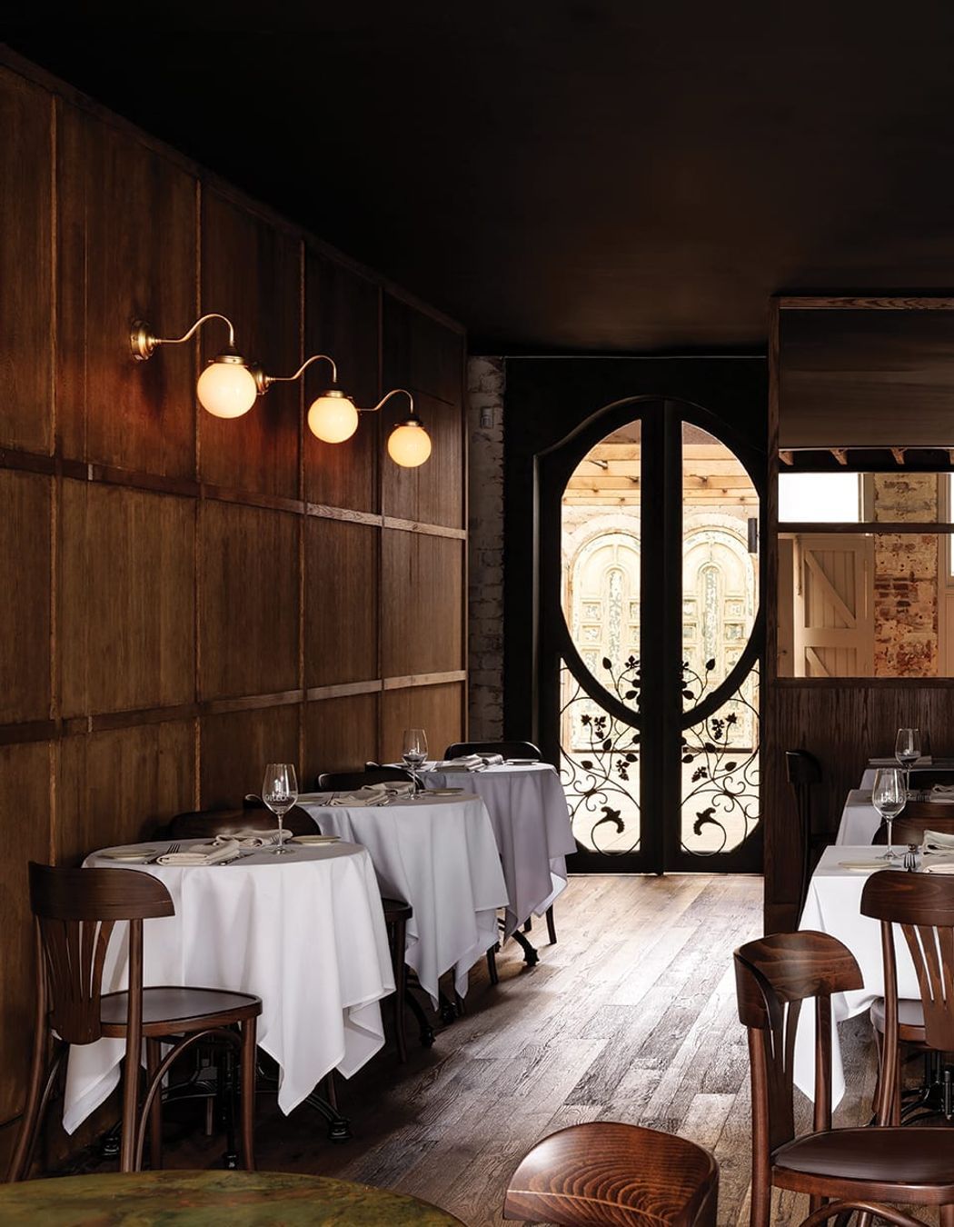 projectaurecm2124reclaimedoakrillorlorestaurant1portrait.jpg