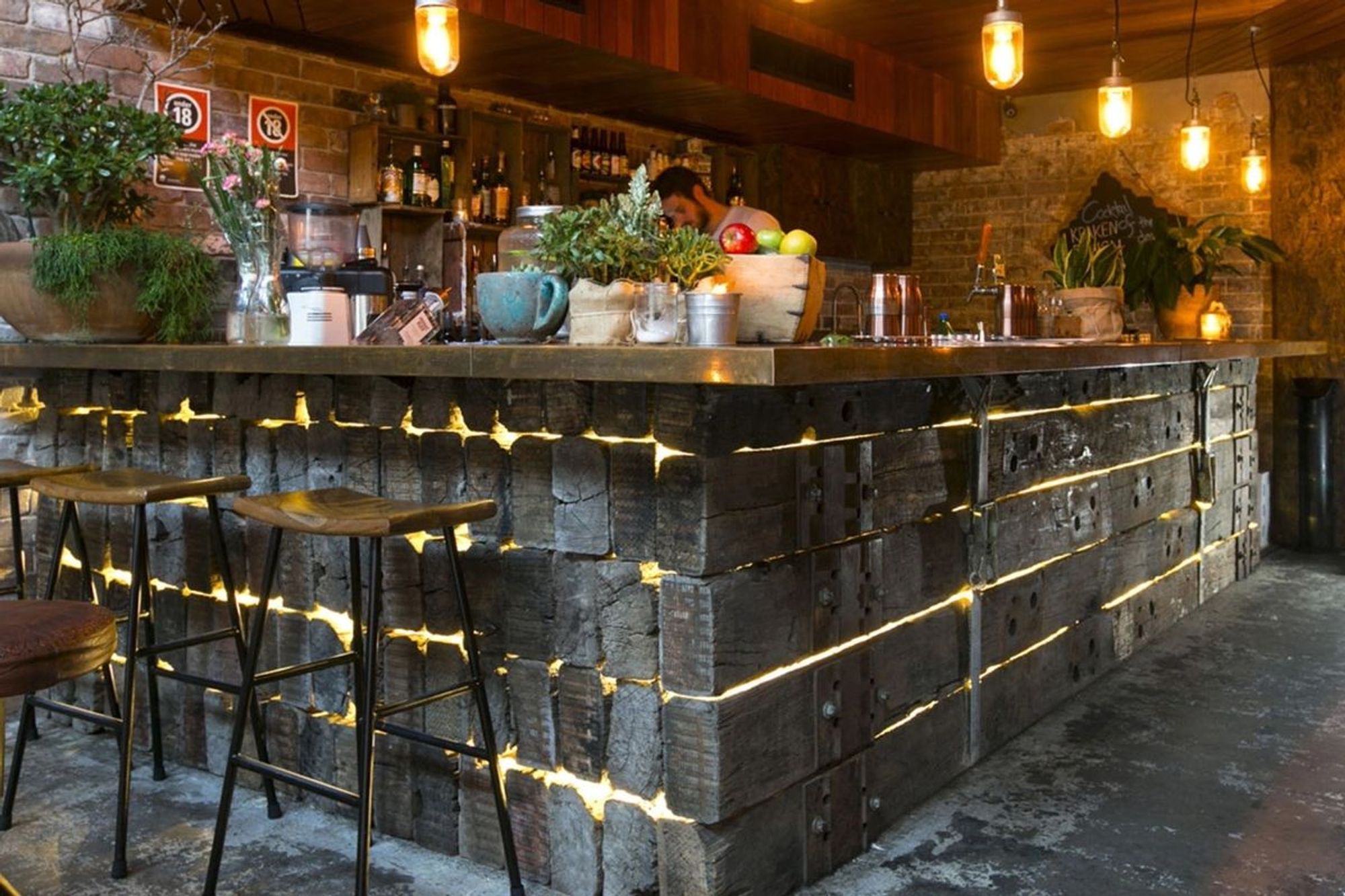 Donny's Bar