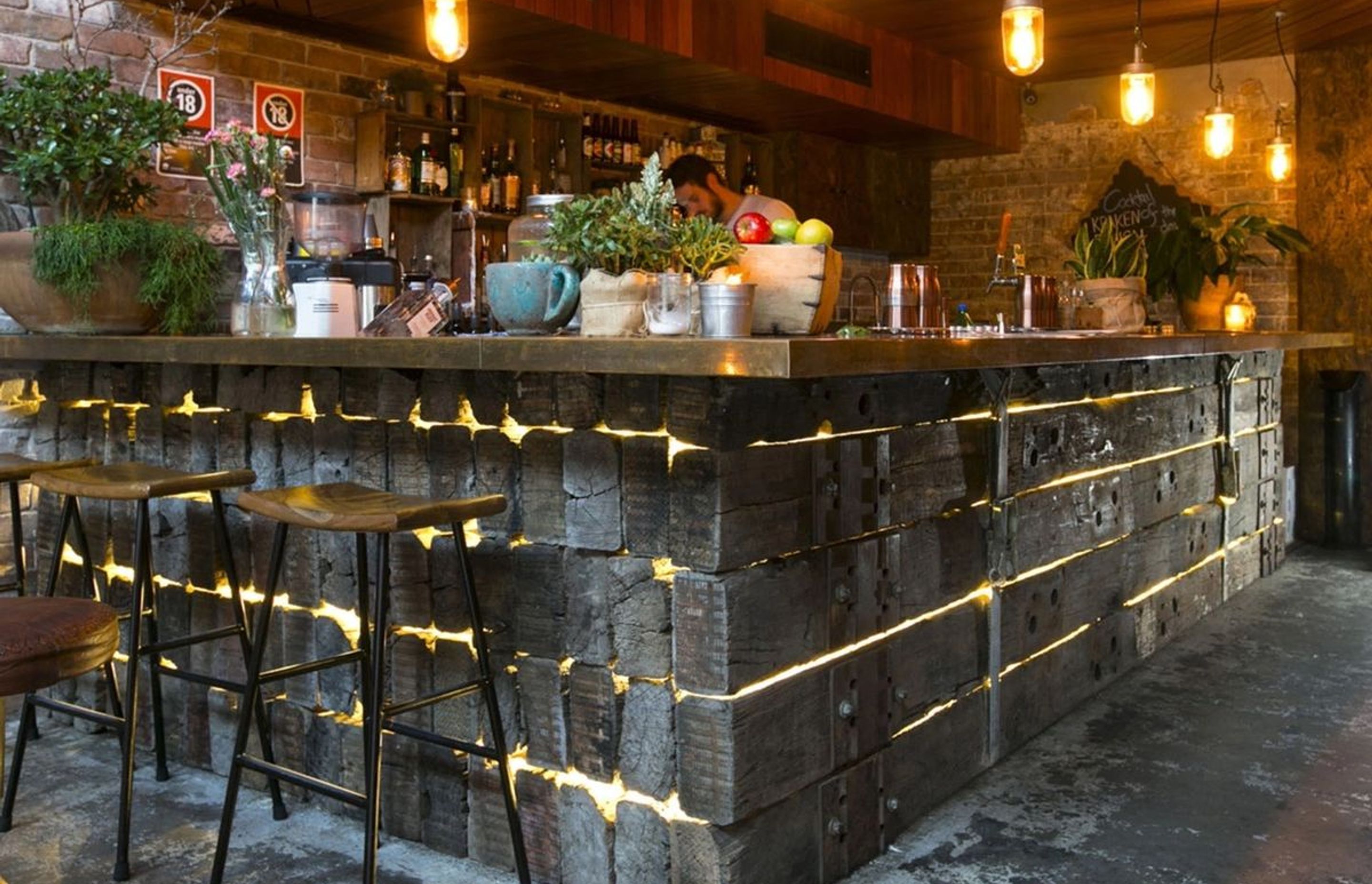 Donny's Bar