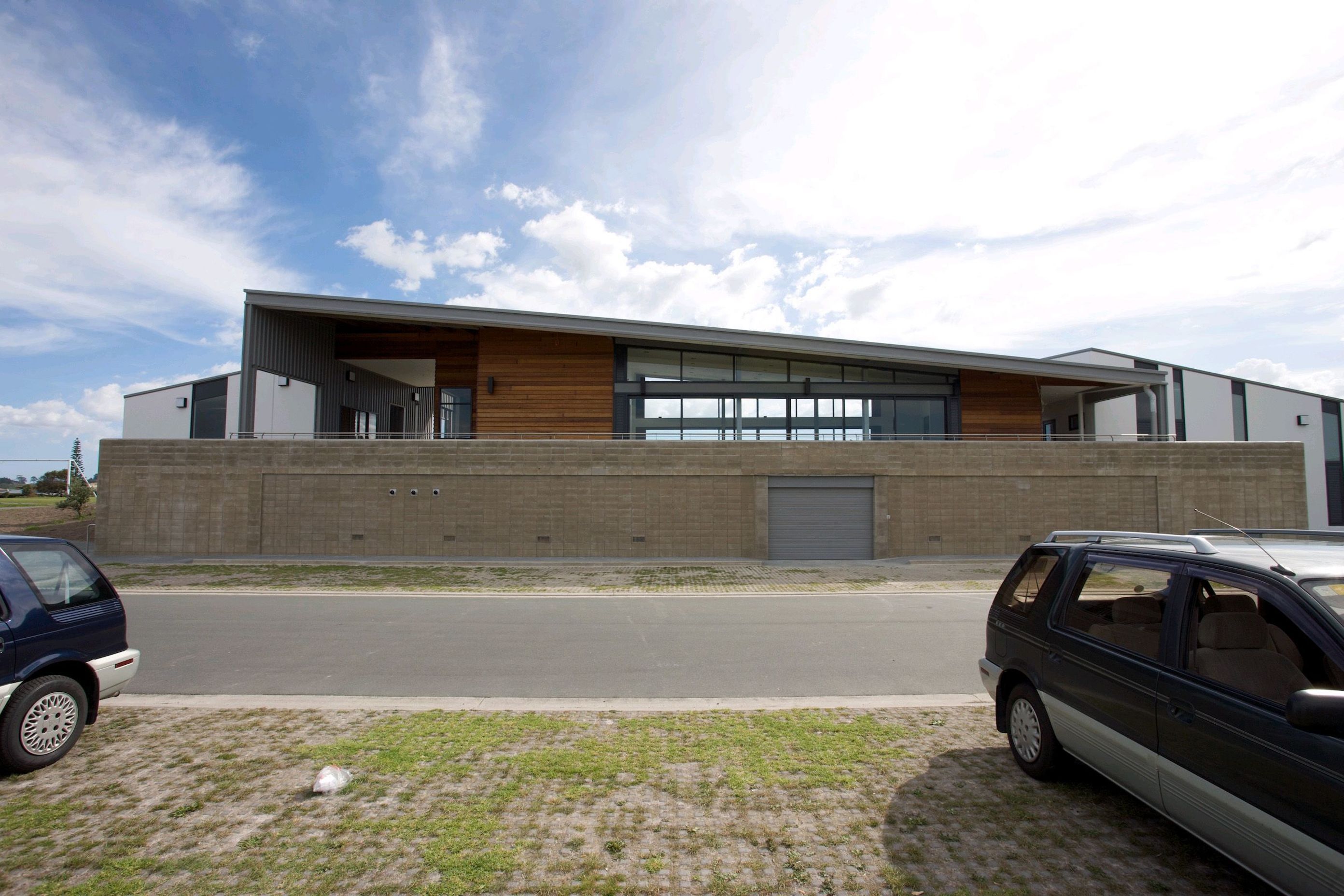 6Victor-Eaves-Car-park-Aug-2008.jpg