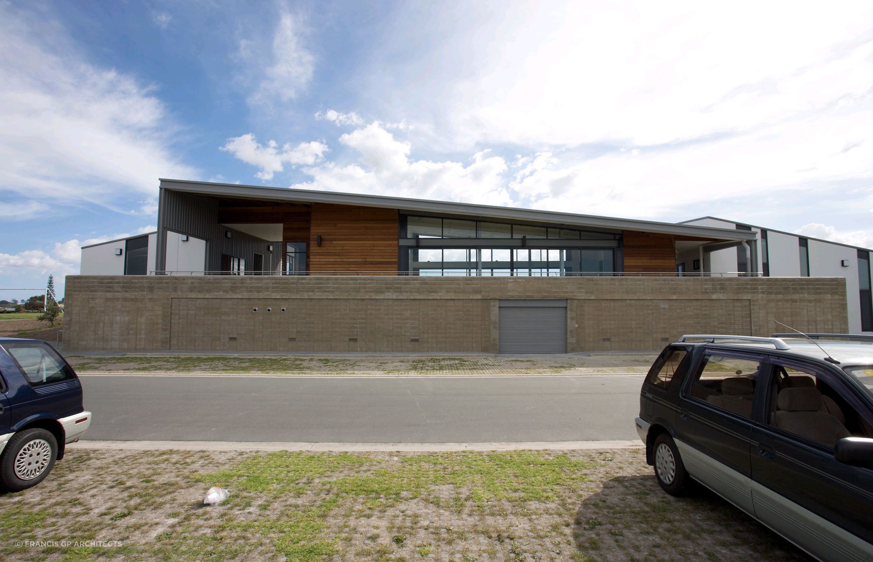 6Victor-Eaves-Car-park-Aug-2008.jpg