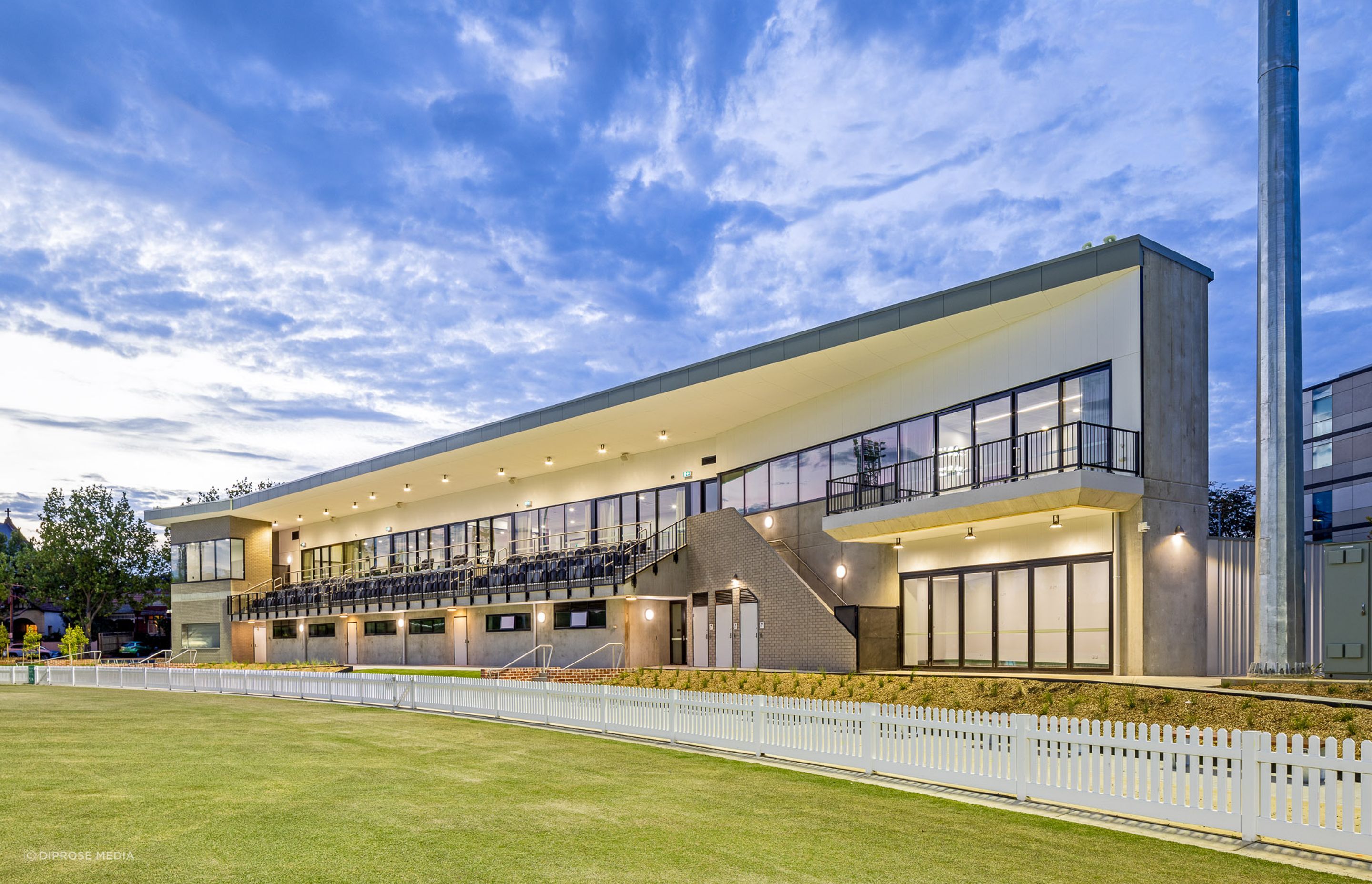 Brick-Inlay-Facade-Ash-Grey-brick-tiles-Toorak-Pavillion.jpg