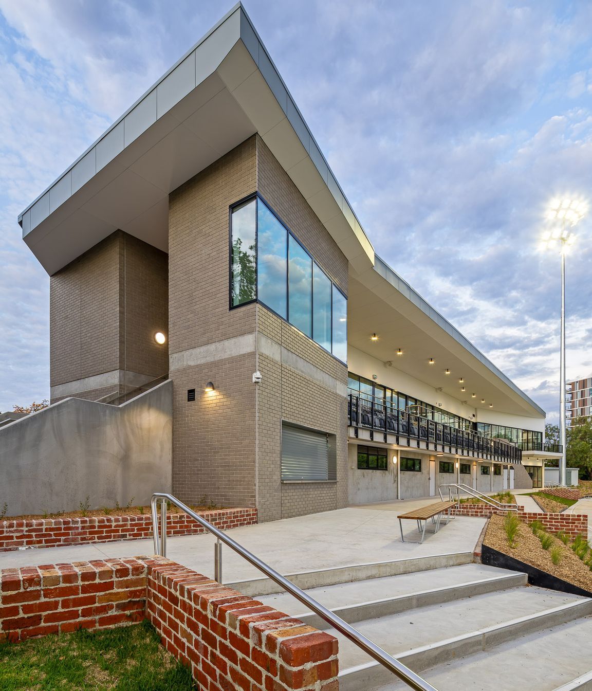 Brick-Inlay-fcade-Ash-Grey-brick-tiles-Toorak-Park.jpg