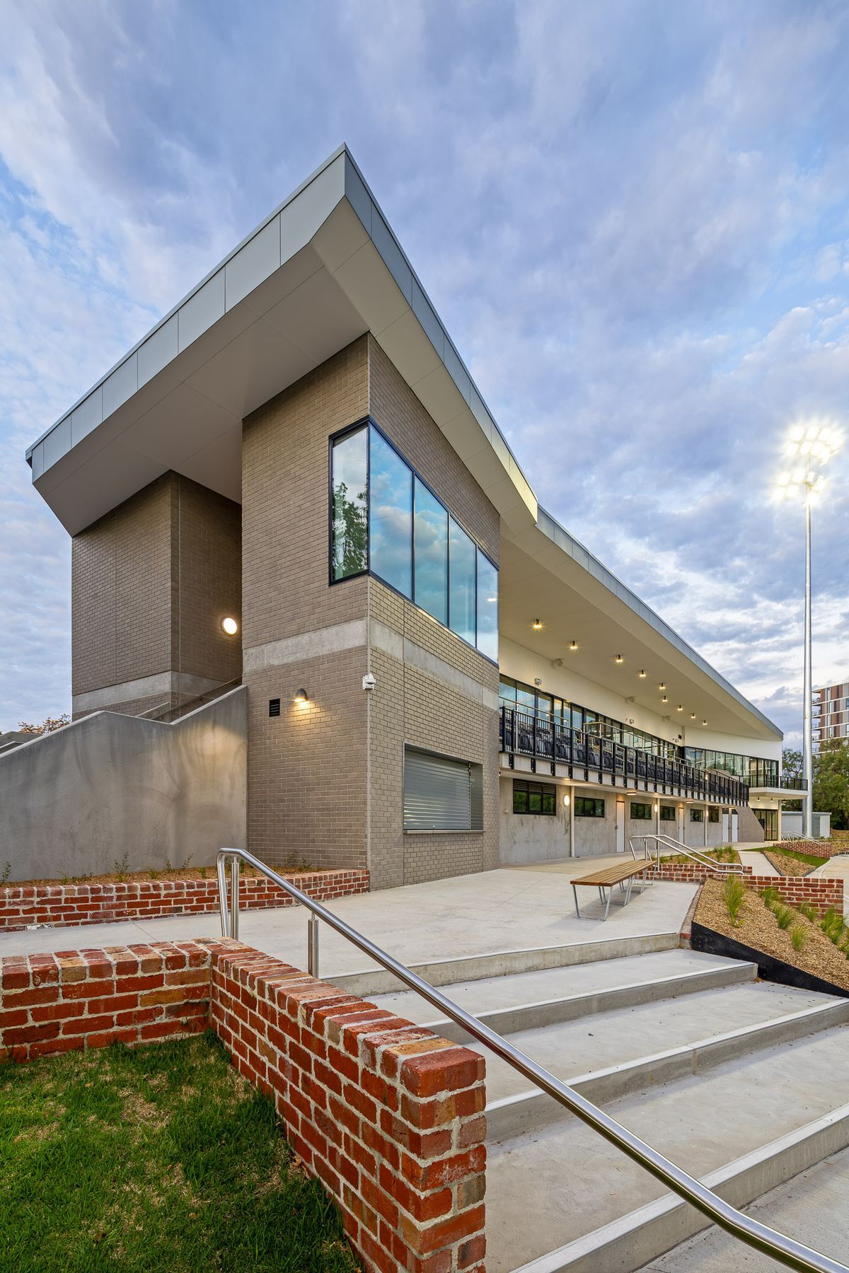 Brick-Inlay-fcade-Ash-Grey-brick-tiles-Toorak-Park.jpg