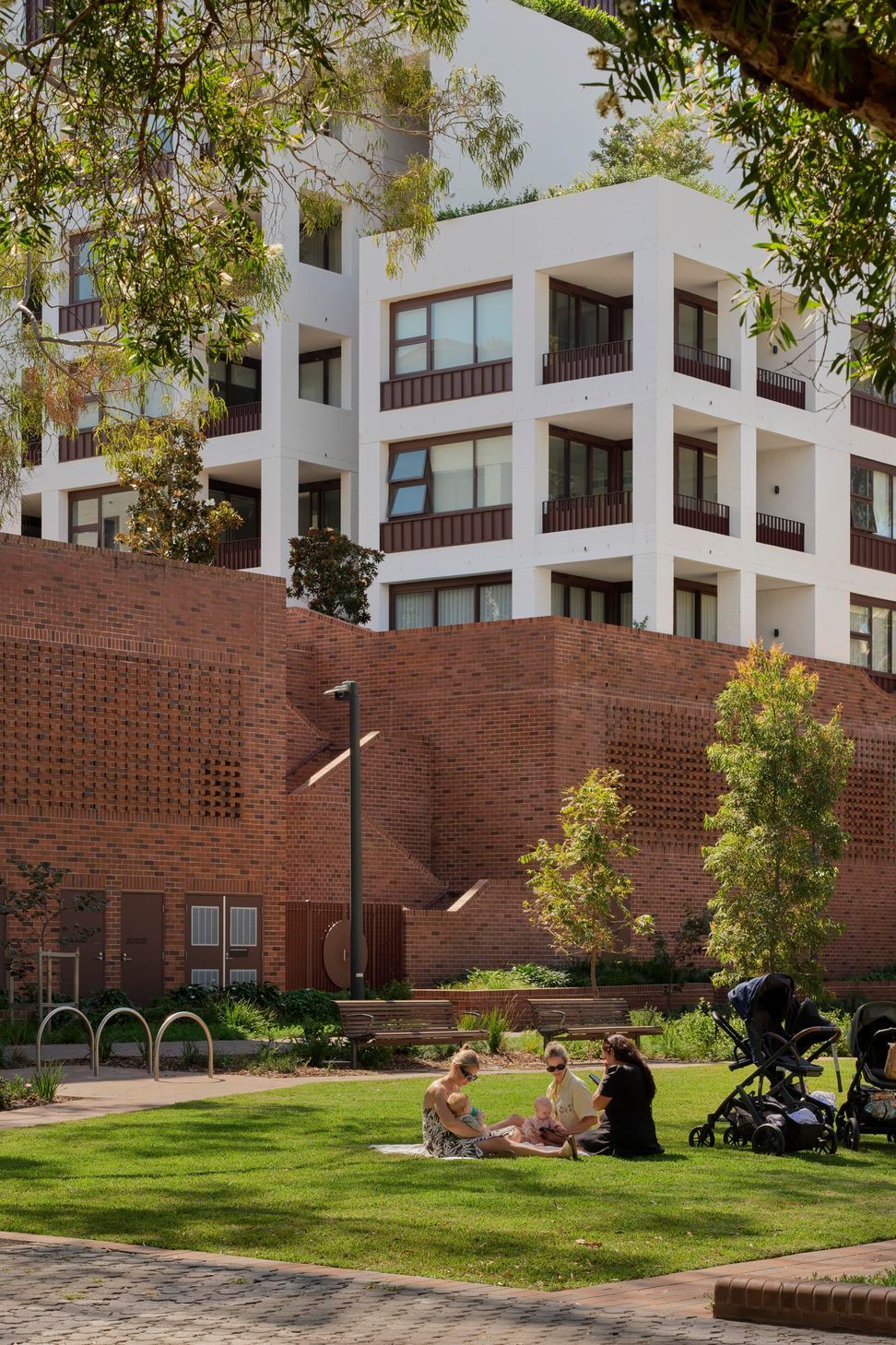 09SJB-Studio-Prineas-AspectSurry-Hills-Village-and-Wunderlich-LaneTom-RoeLR.jpg