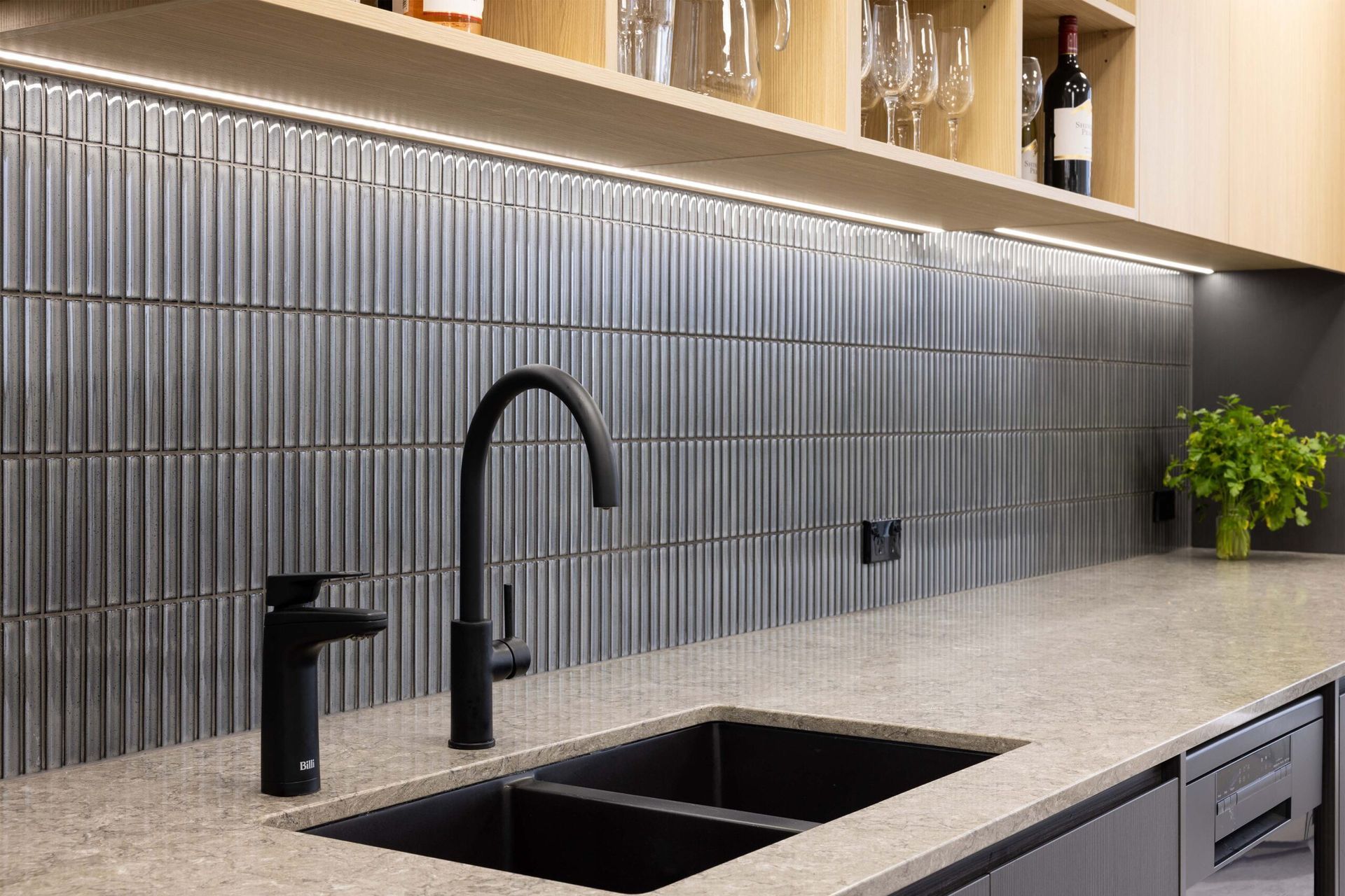 L18, 125 Queen St. - Speculative Suite