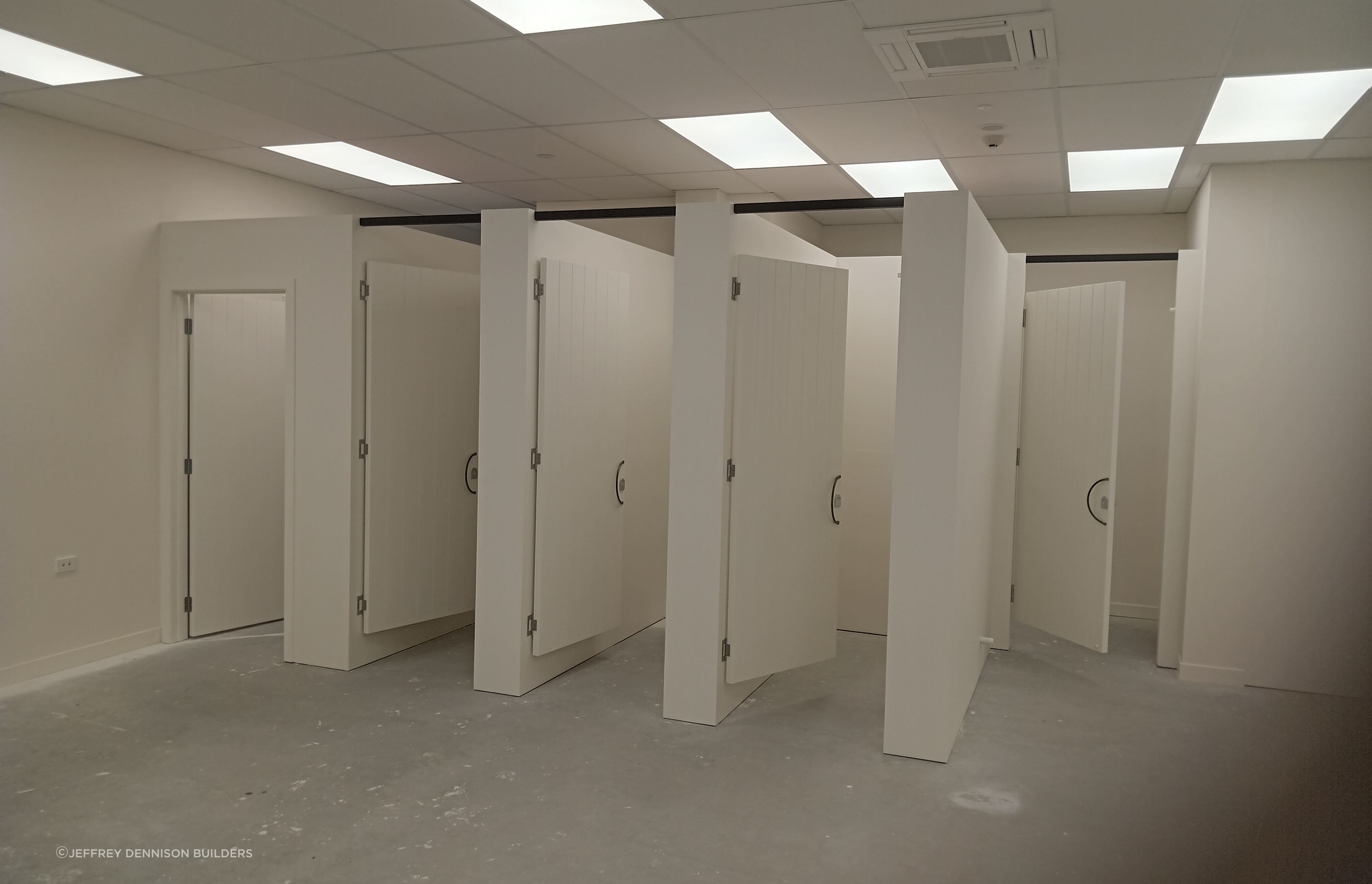 16-42-Thames-St-Oamaru-Caroline-Eve-Completion-of-the-changing-rooms-with-doors-and-hardware-installed-JDBuilders.jpg