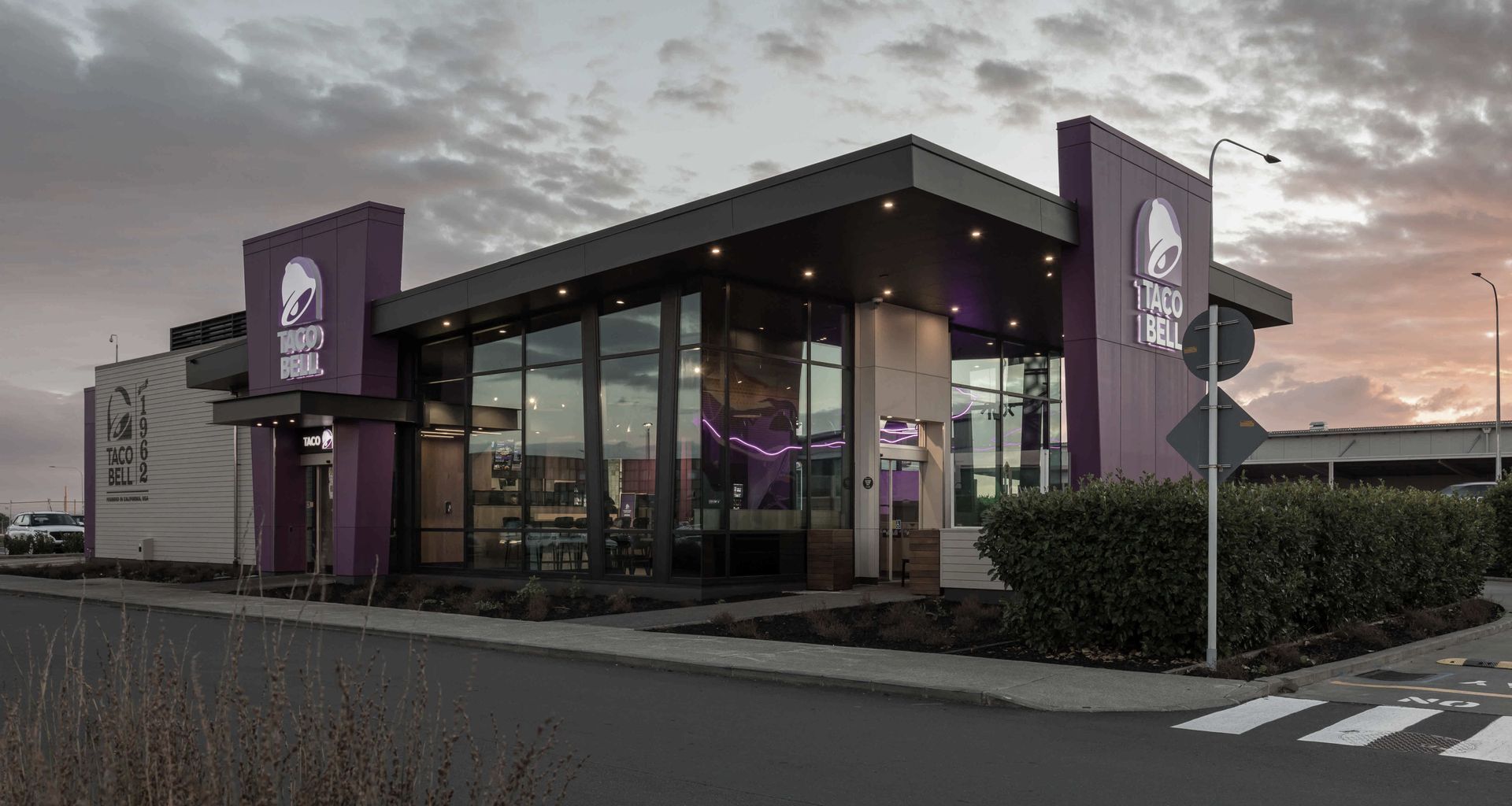 Architectural Design and Client-side Project Management for Taco Bell banner