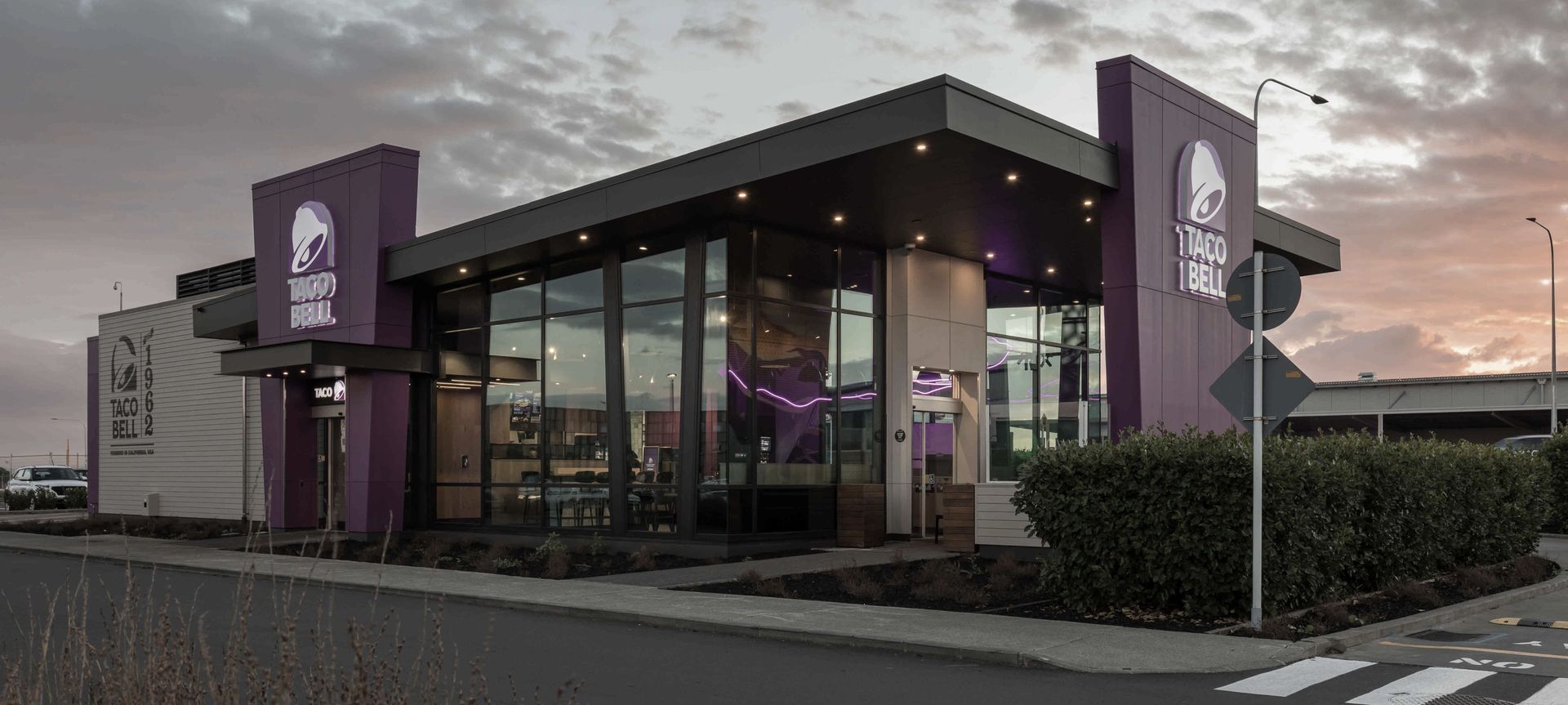 Architectural Design and Client-side Project Management for Taco Bell banner