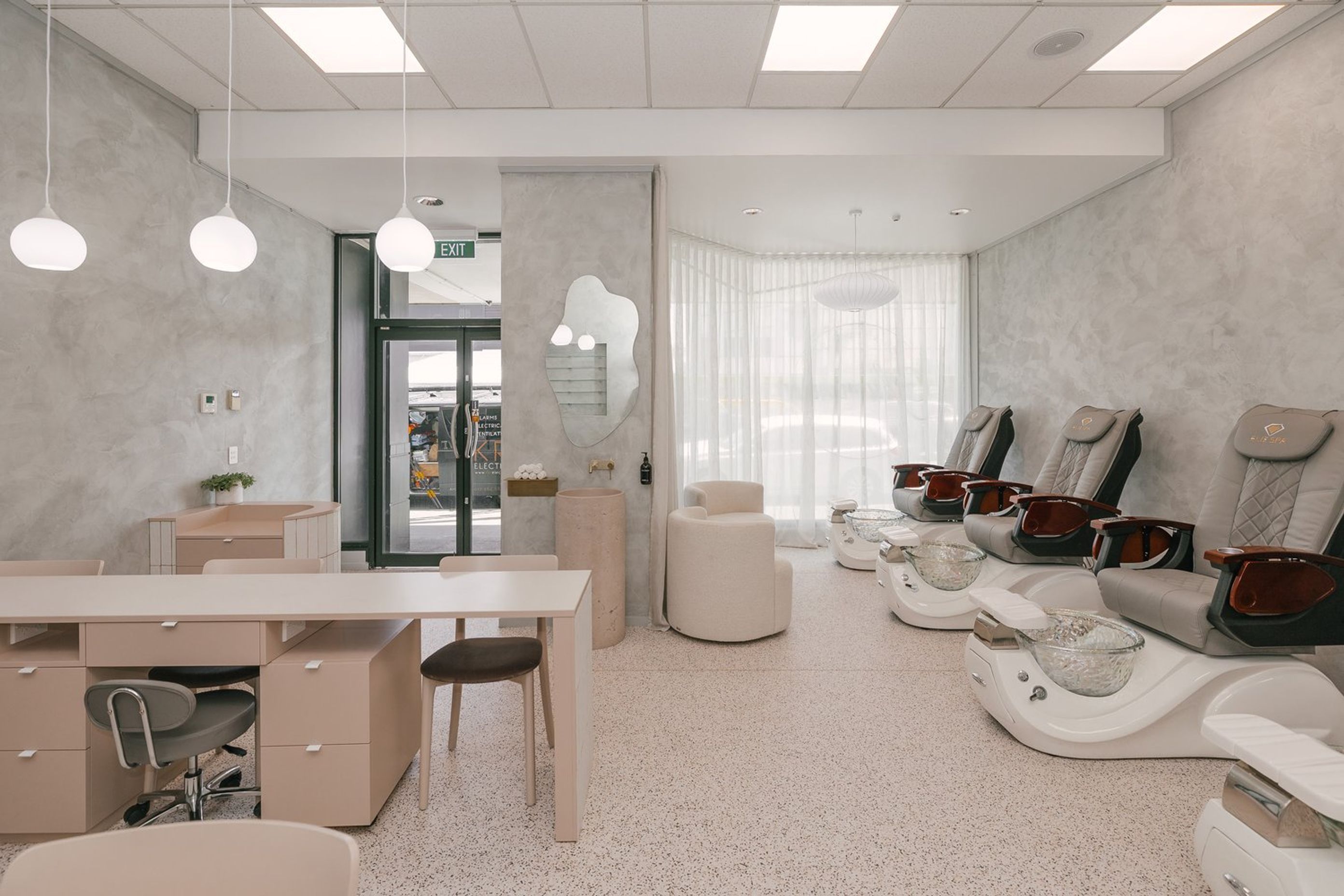Glamour Nail &amp; Beauty