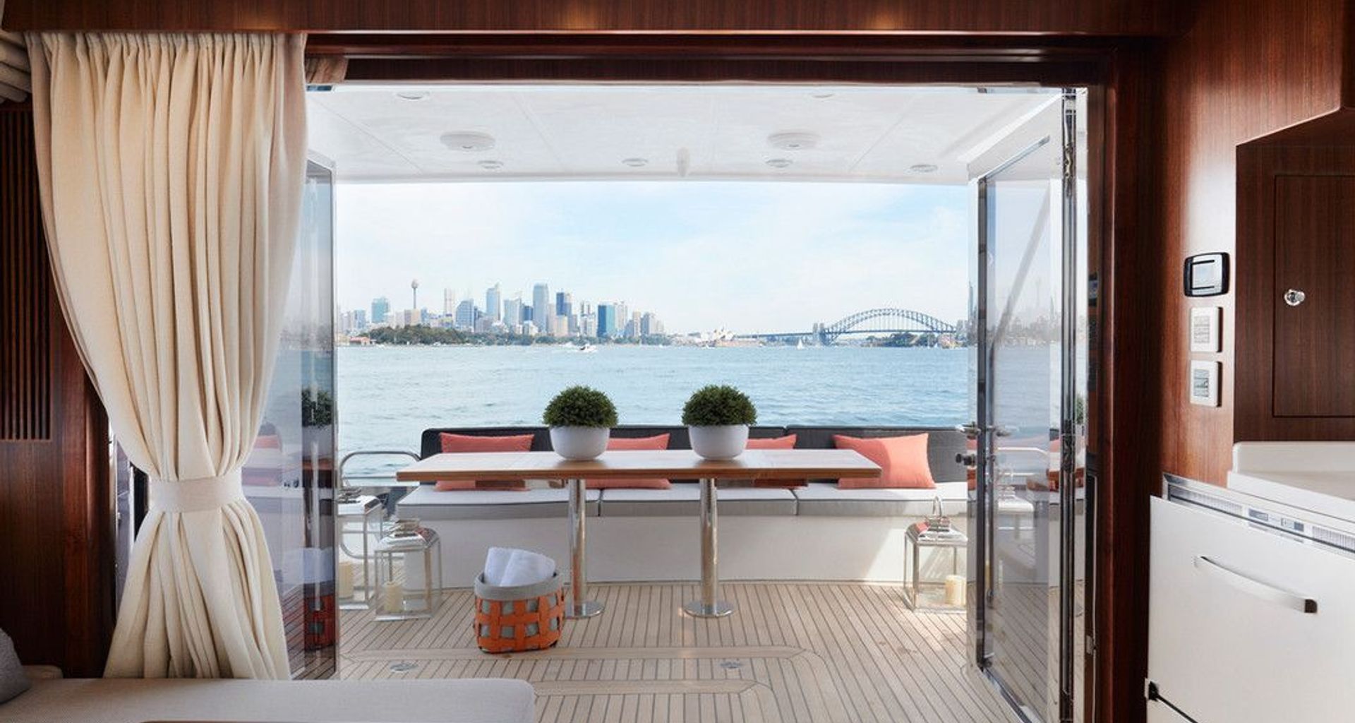 Longreef 60ft Yacht banner