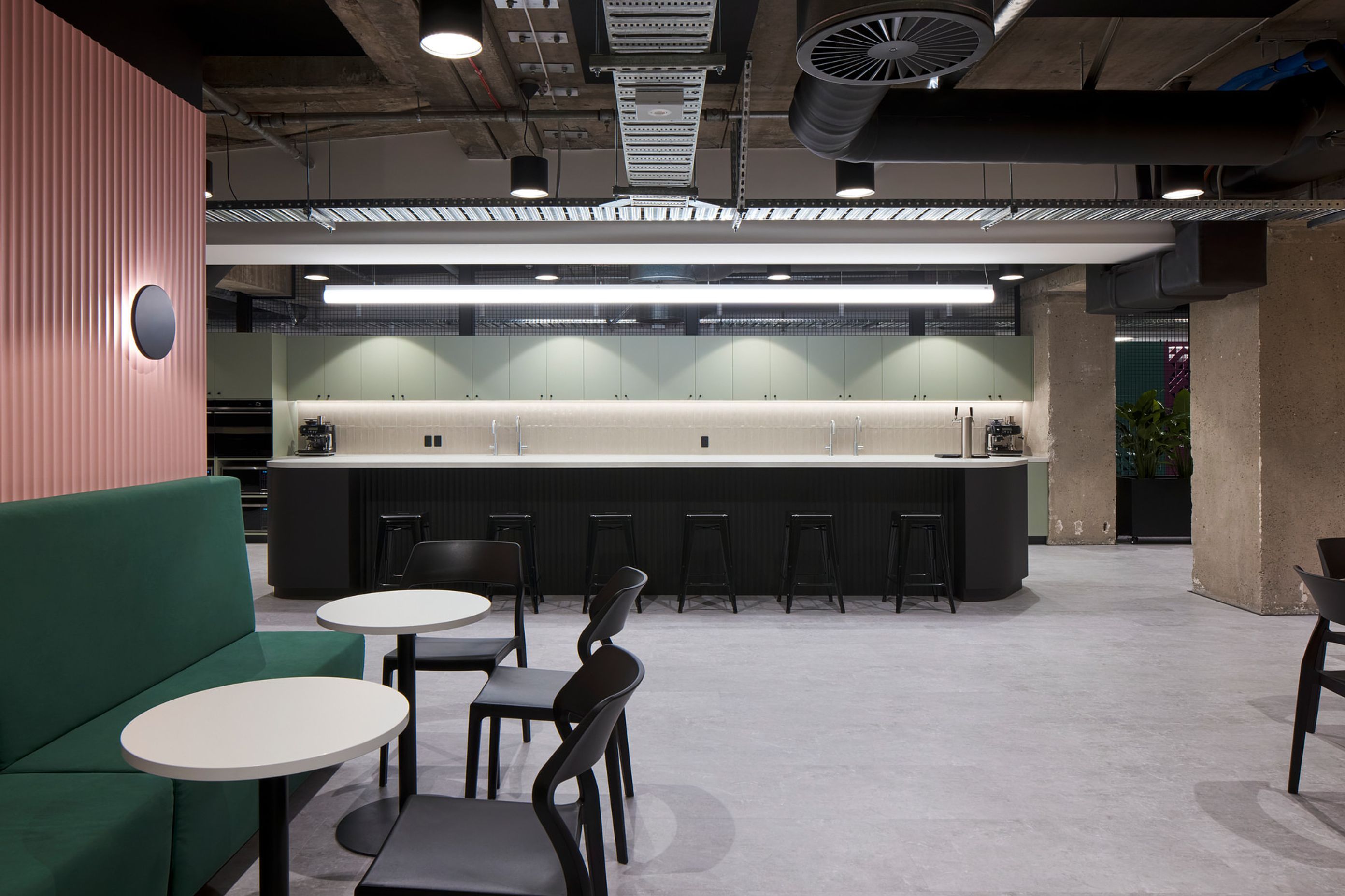 92A0516-CR3D4.jpg