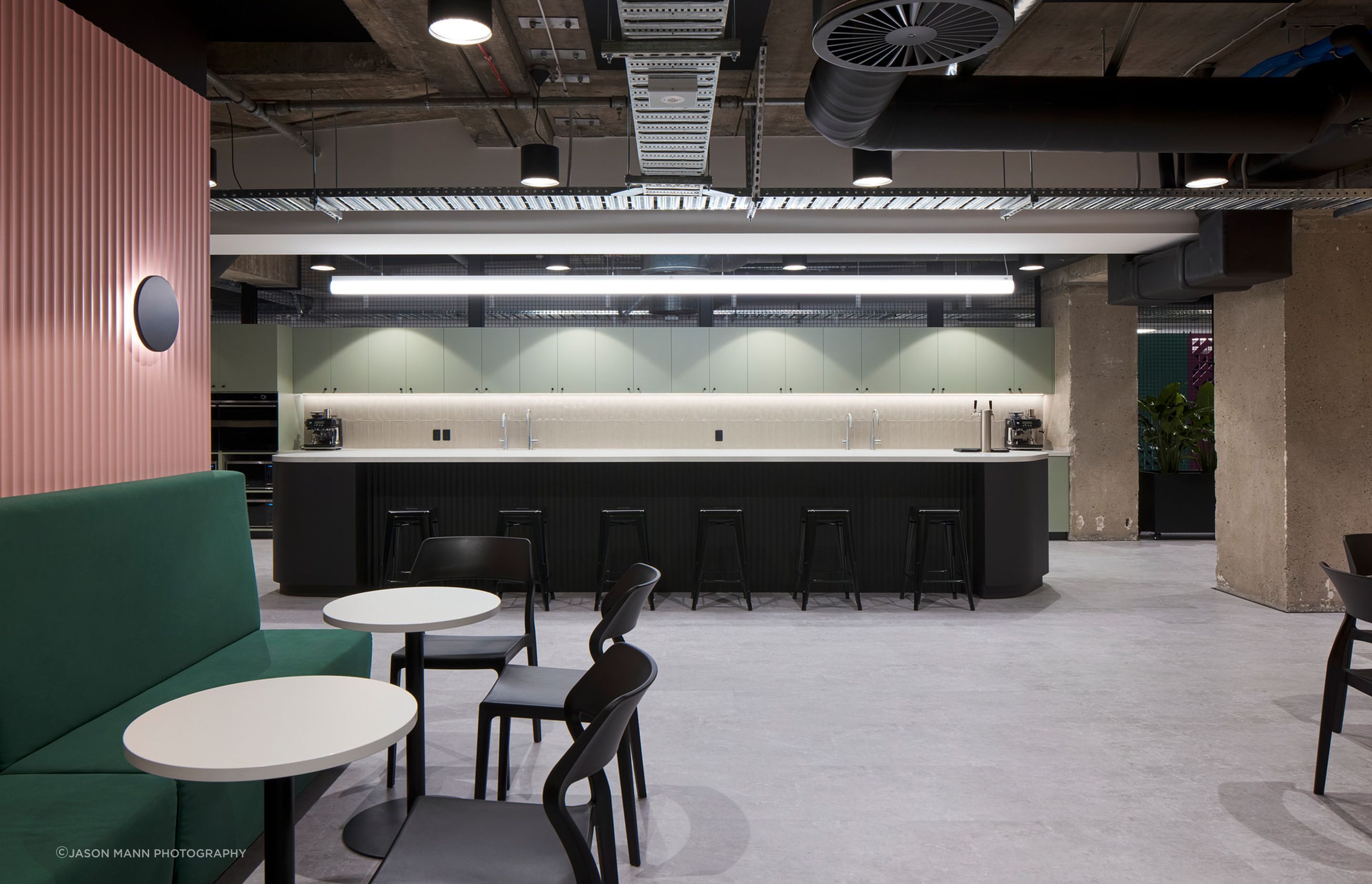 92A0516-CR3D4.jpg