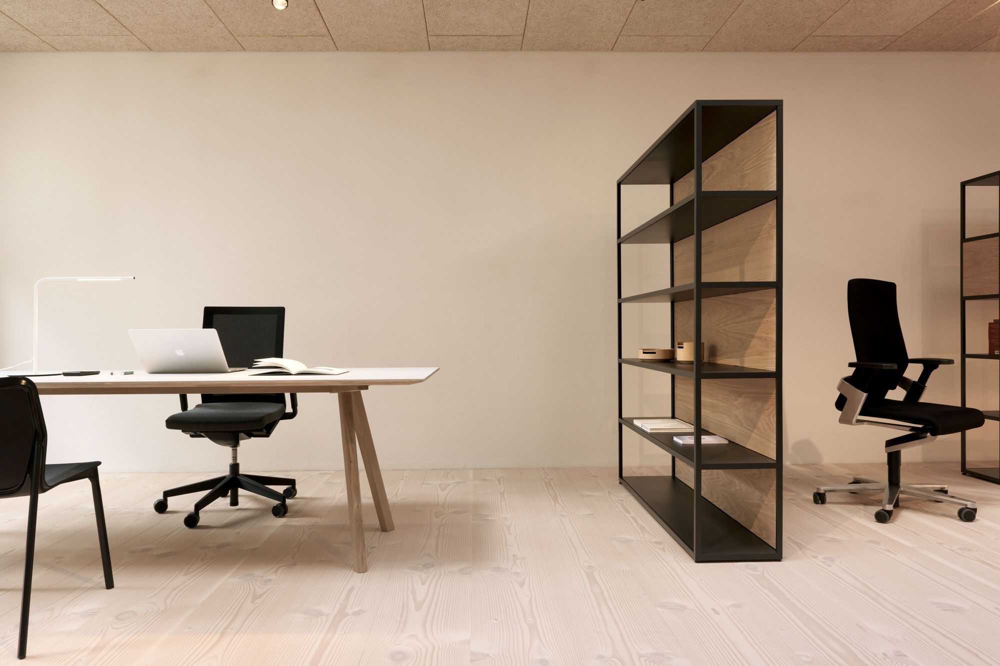 A04 Showroom