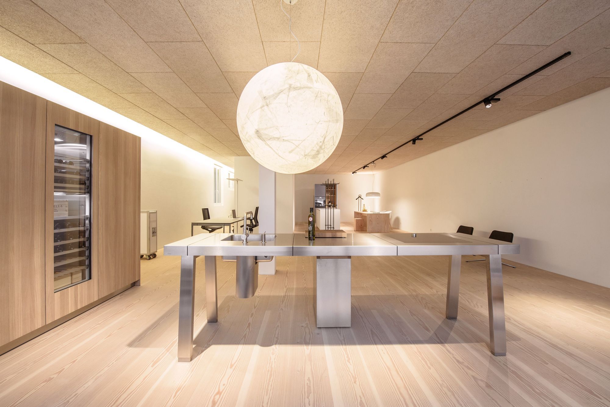 A04 Showroom