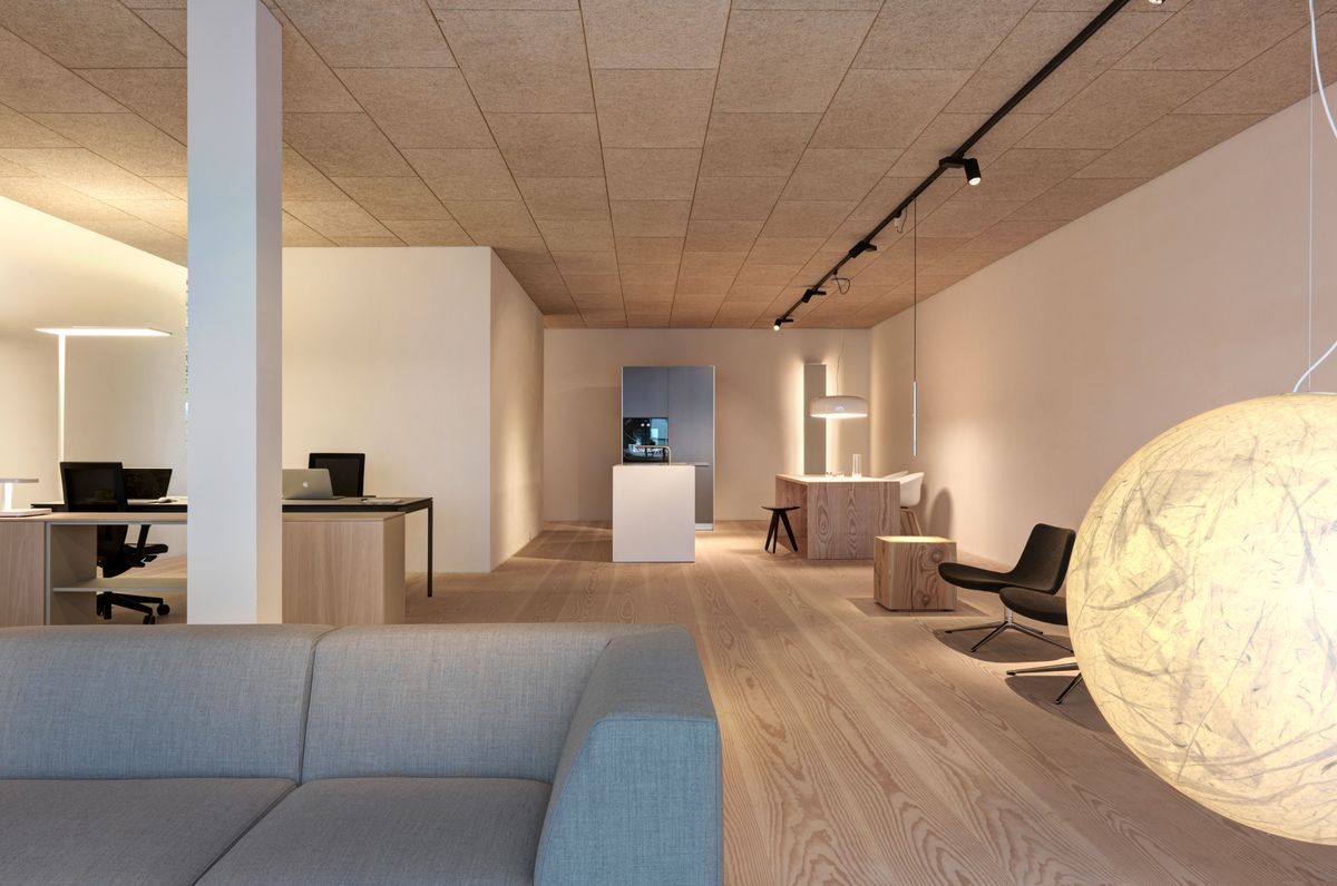 A04 Showroom
