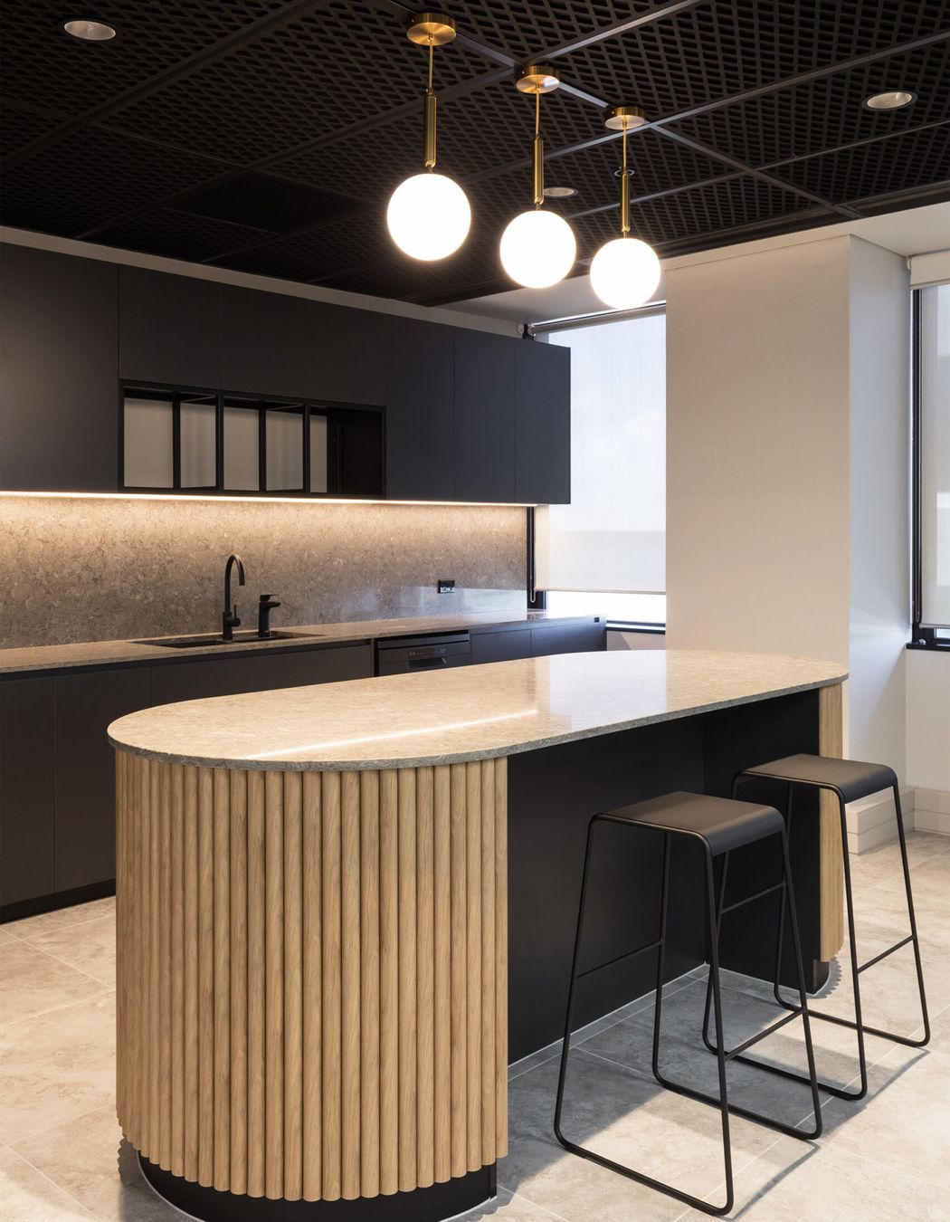 AON Tower - Speculative Suites