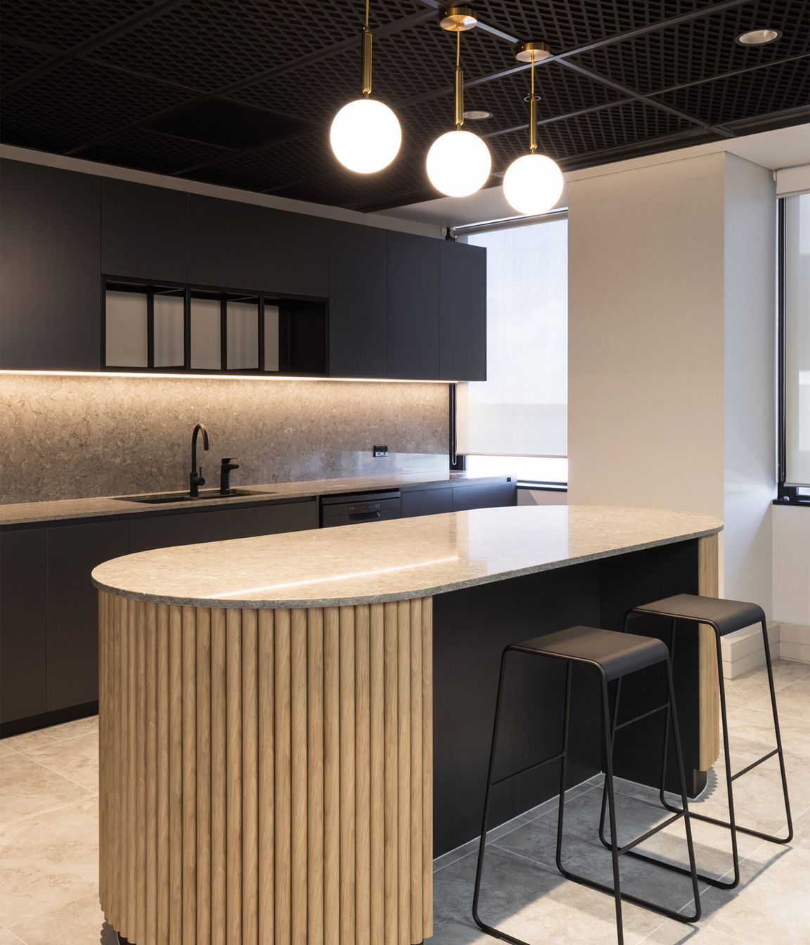AON Tower - Speculative Suites