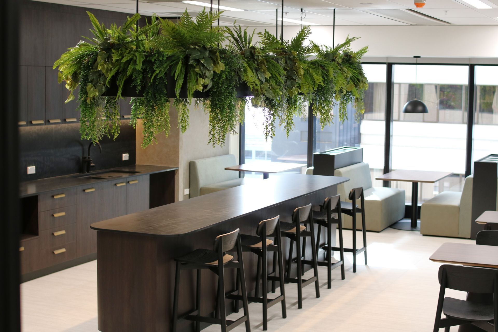 ART3-ART5-artificial-trailing-installation-Edge-Interiors-0625-5.JPG
