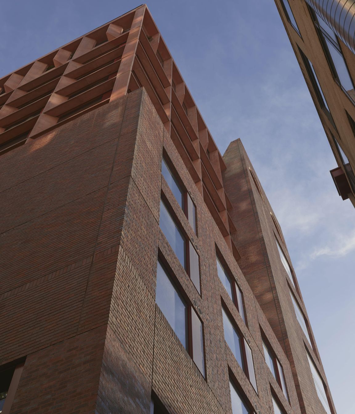 Brick-Inlay-Facade-Melbourne-PLace-LIght-Grampian-Blue-min.jpg