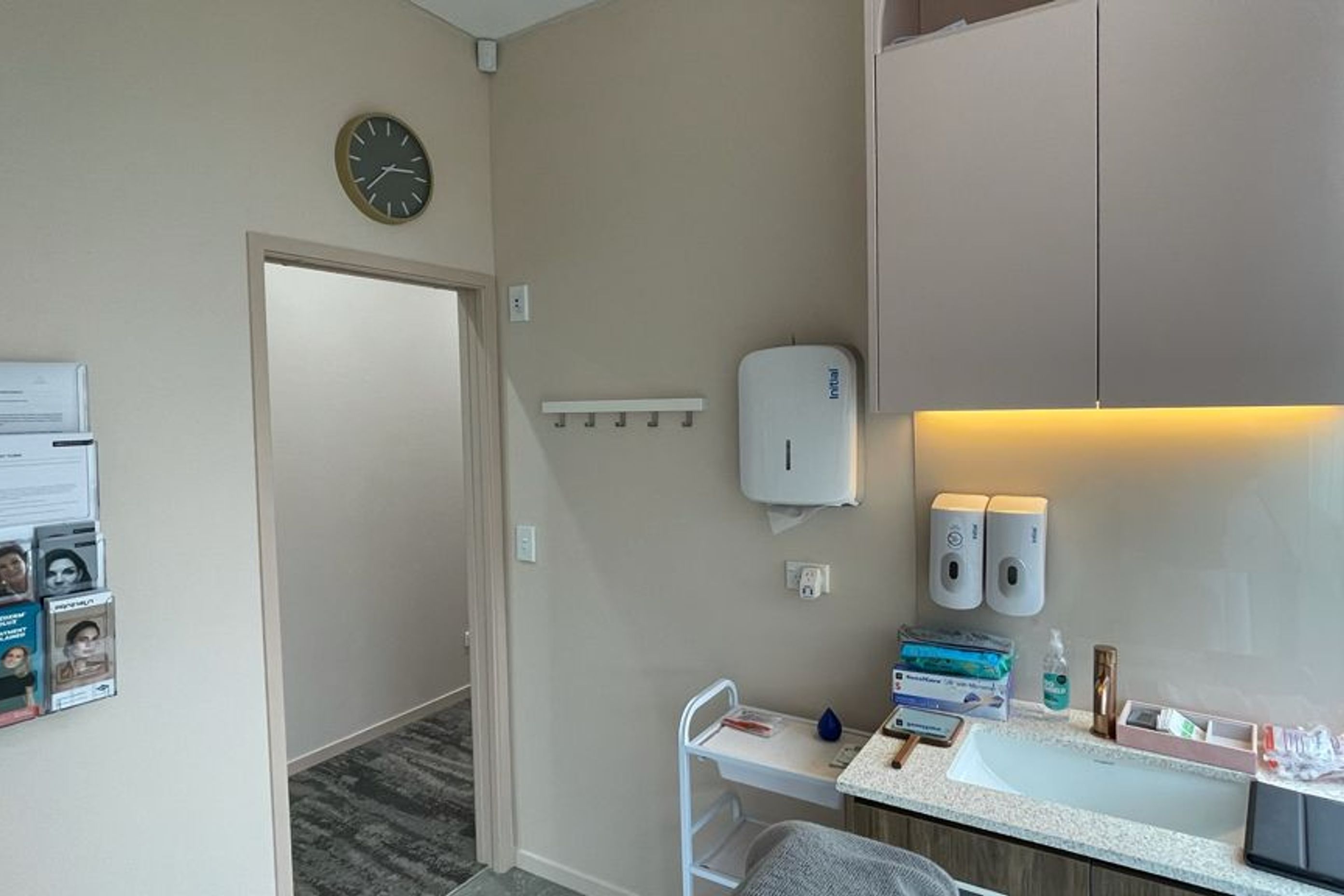 AK Pro Anti-Ageing Clinic