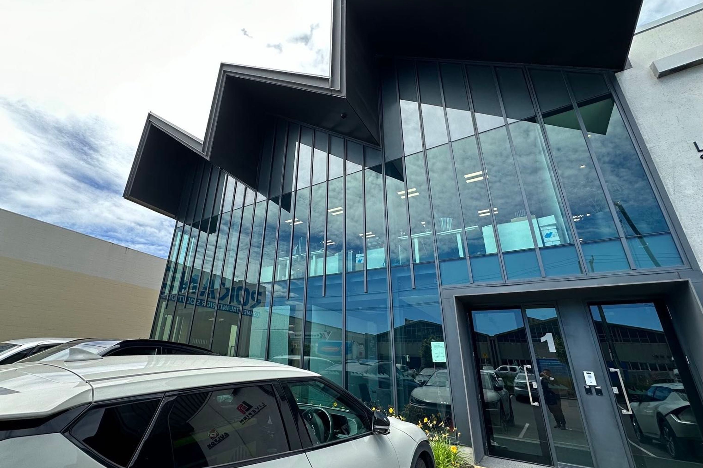 Livefirm Construction &amp; Aulfon Construction New Office