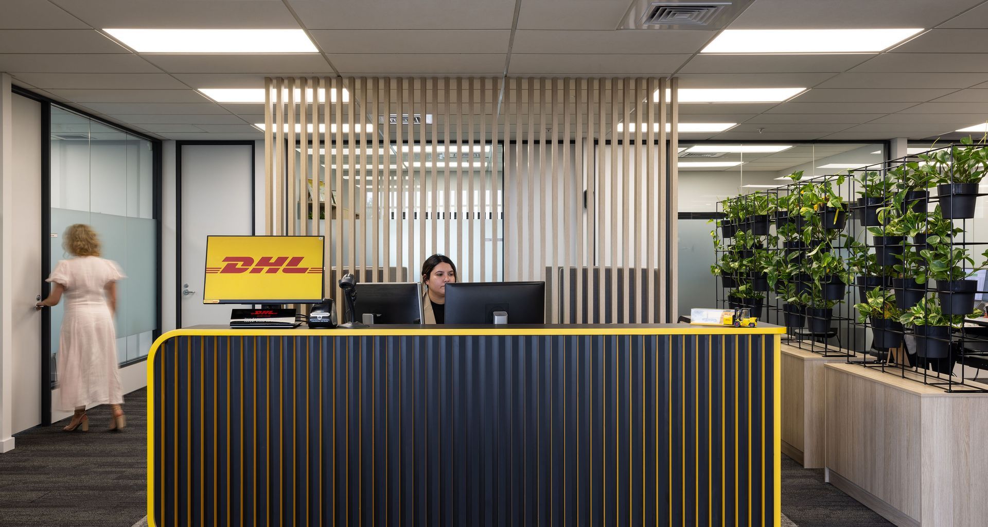 DHL banner