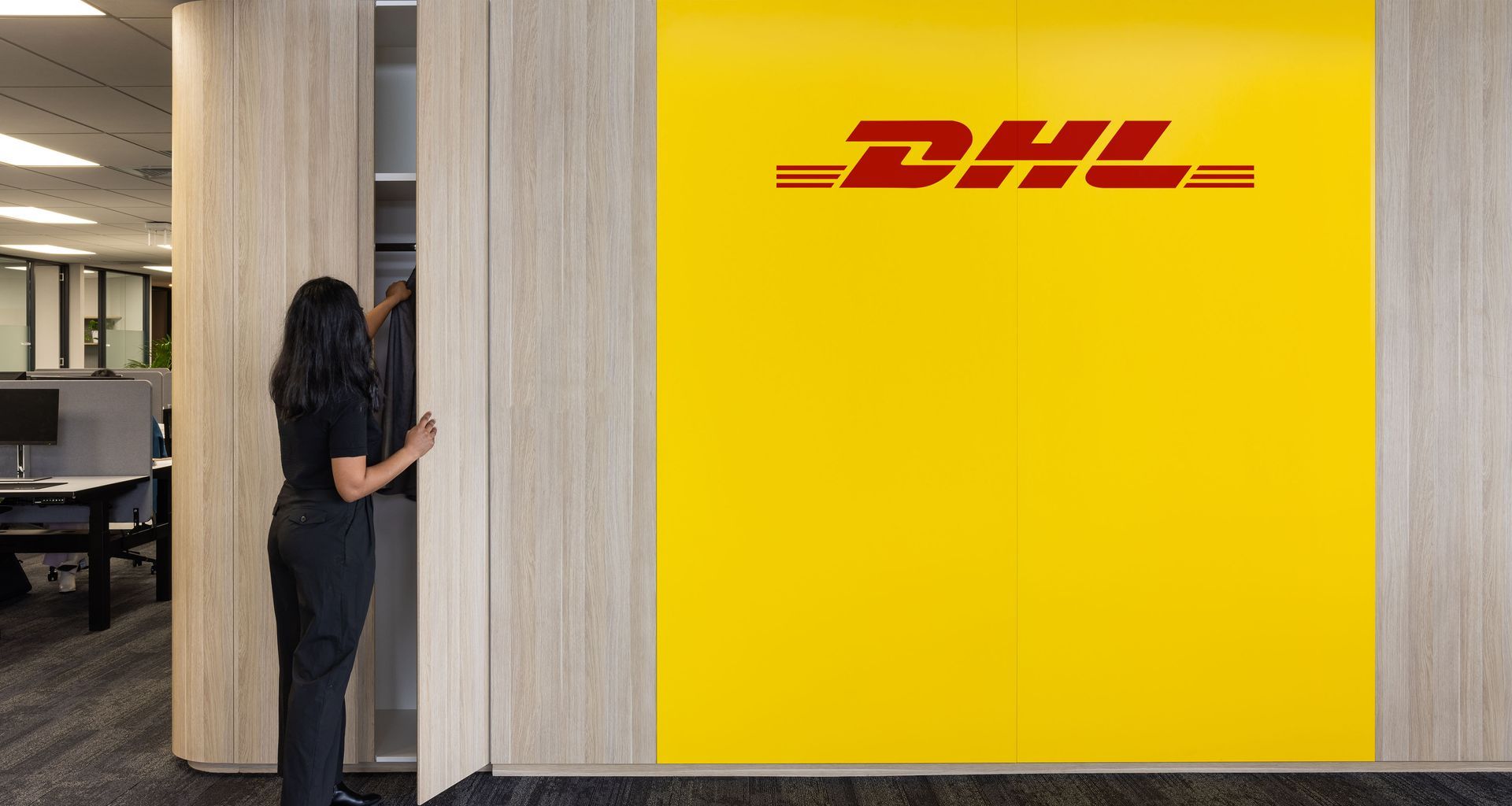 DHL banner