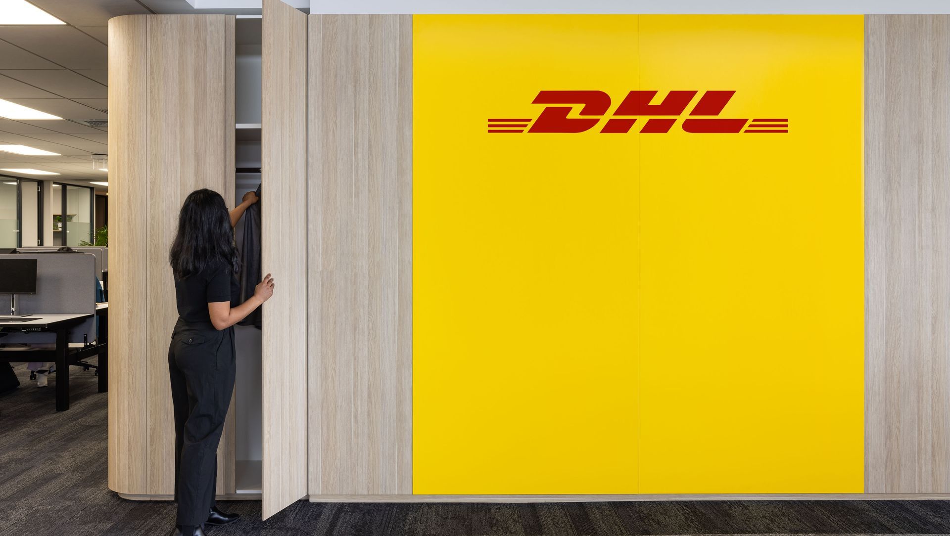 DHL banner