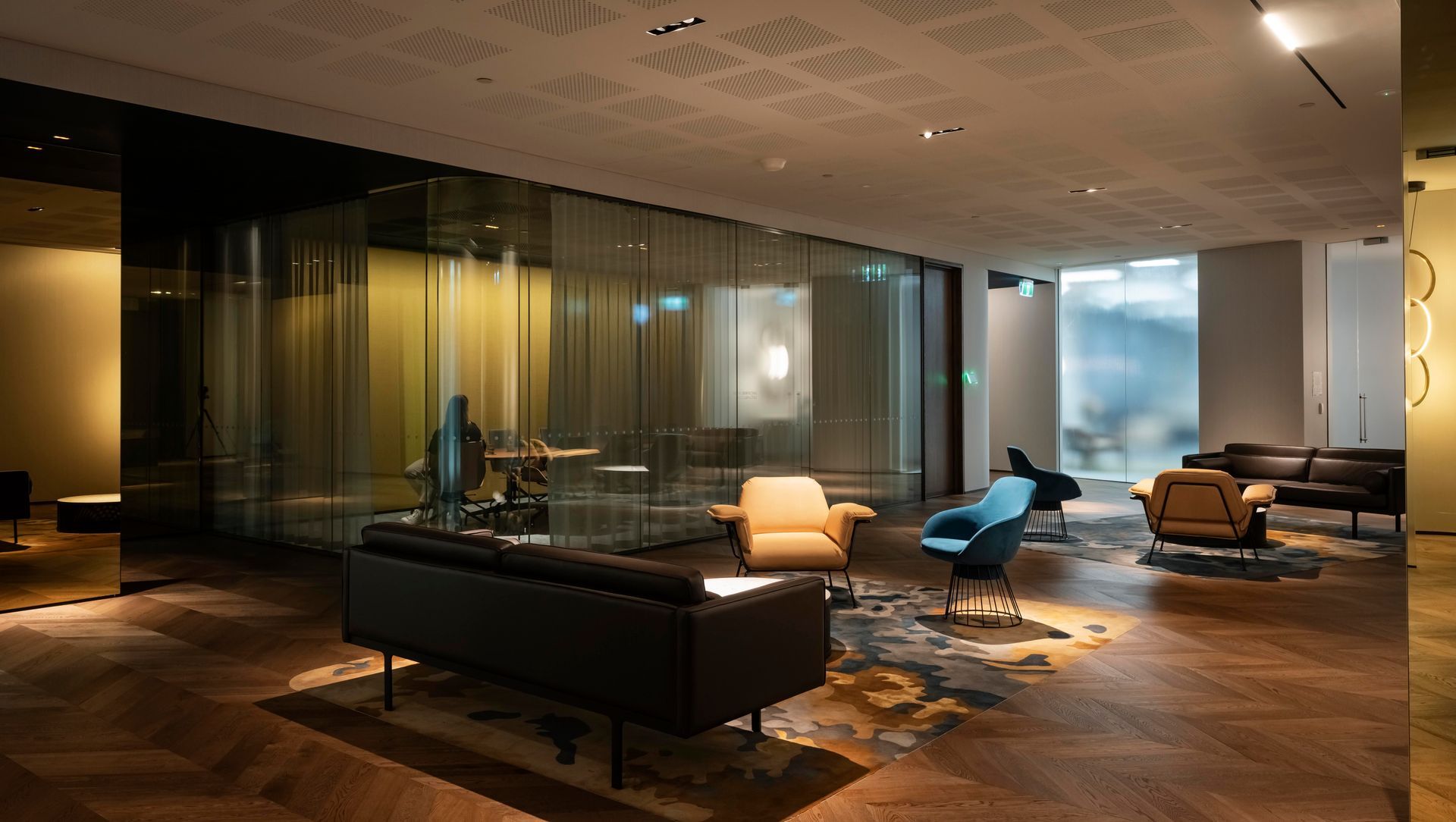 L36 Commercial Bay banner