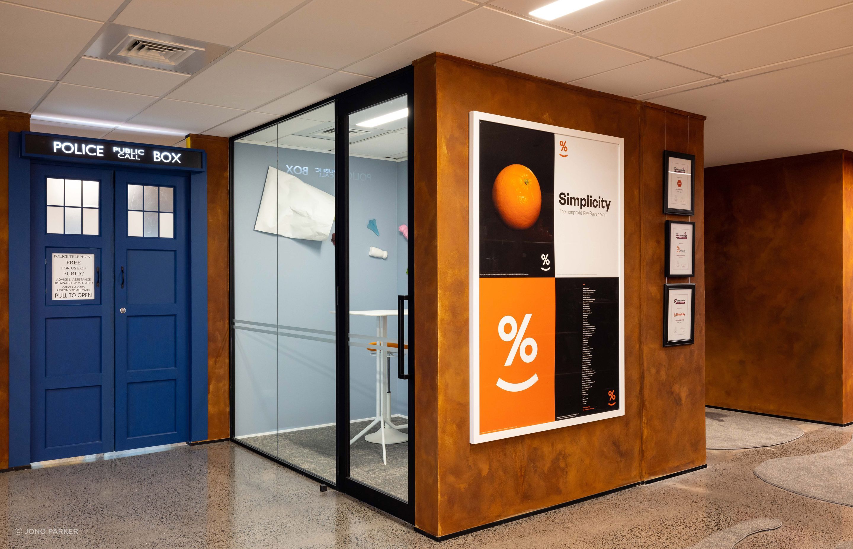 DWID-DINZ-Best-Interior-Awards-2023-Retro-Office-8-v2.jpg