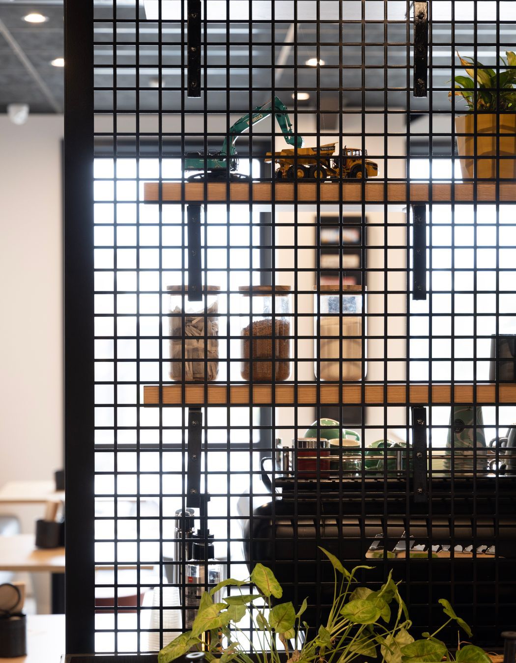 HireWays Café Screen