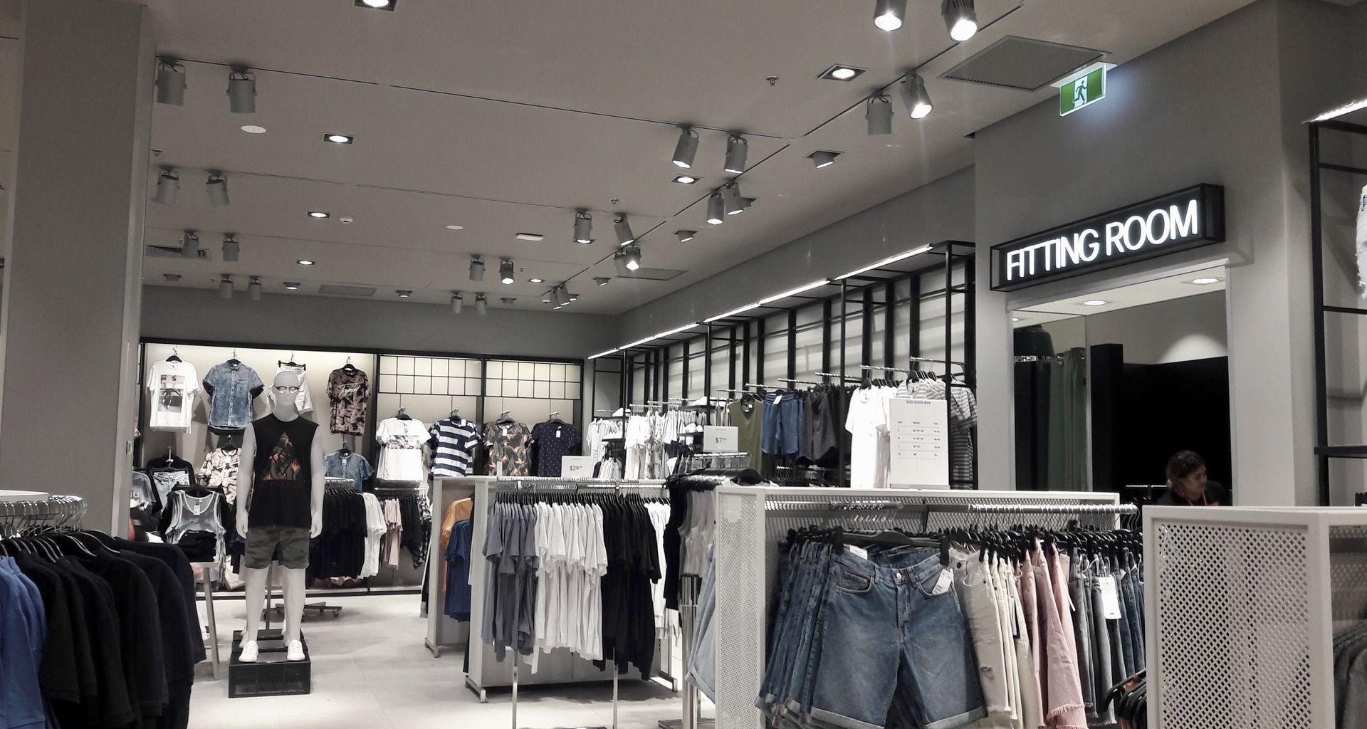 H&M Shop banner