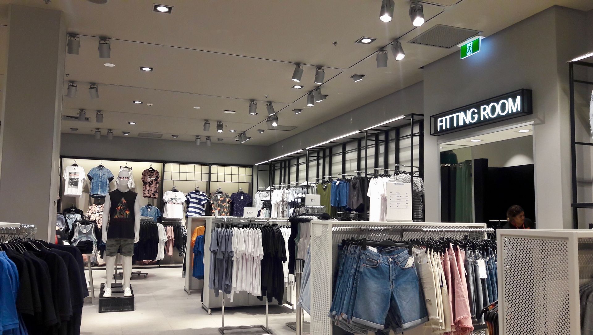 H&M Shop banner