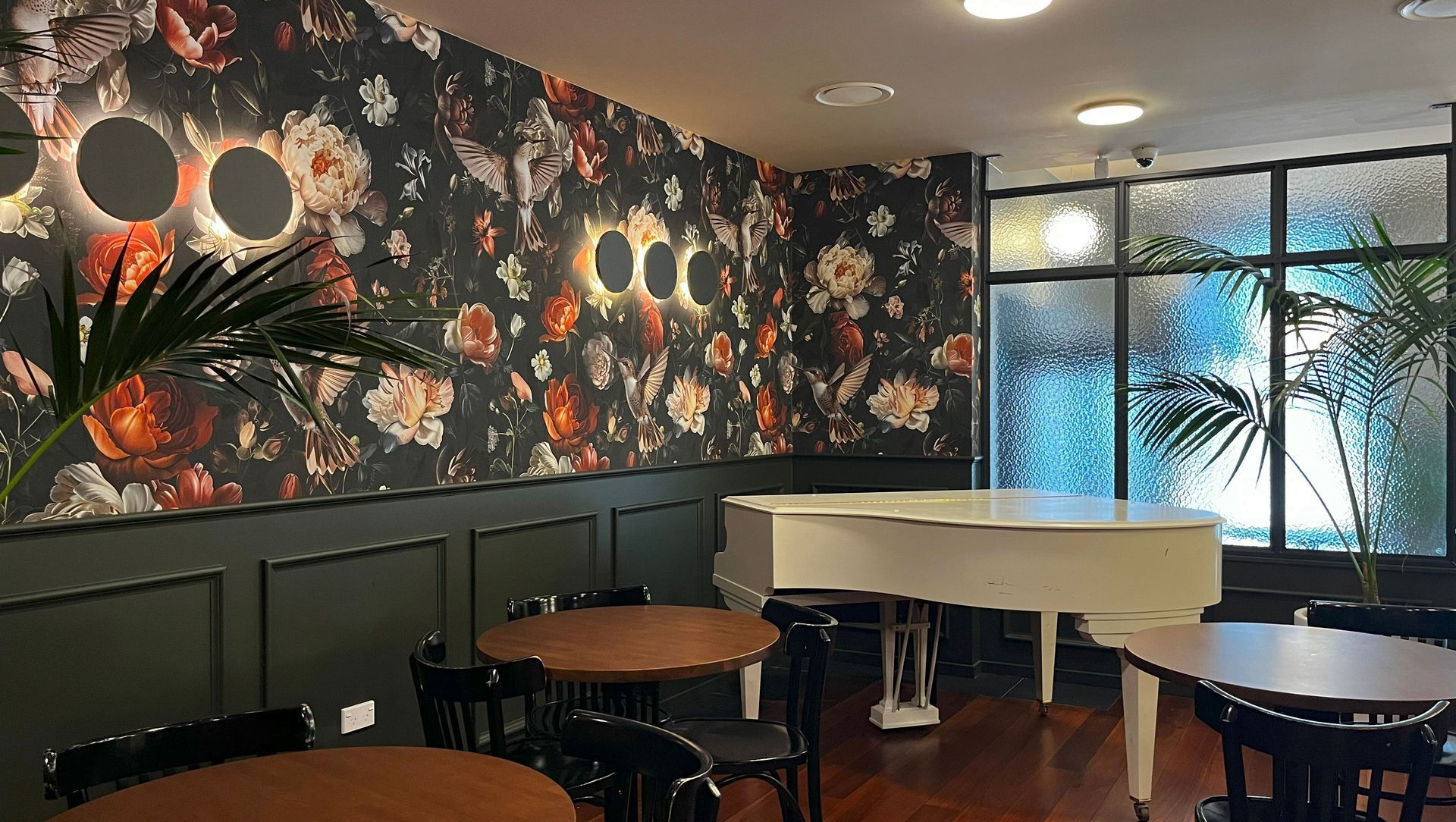 Hummingbird Eatery & Bar banner