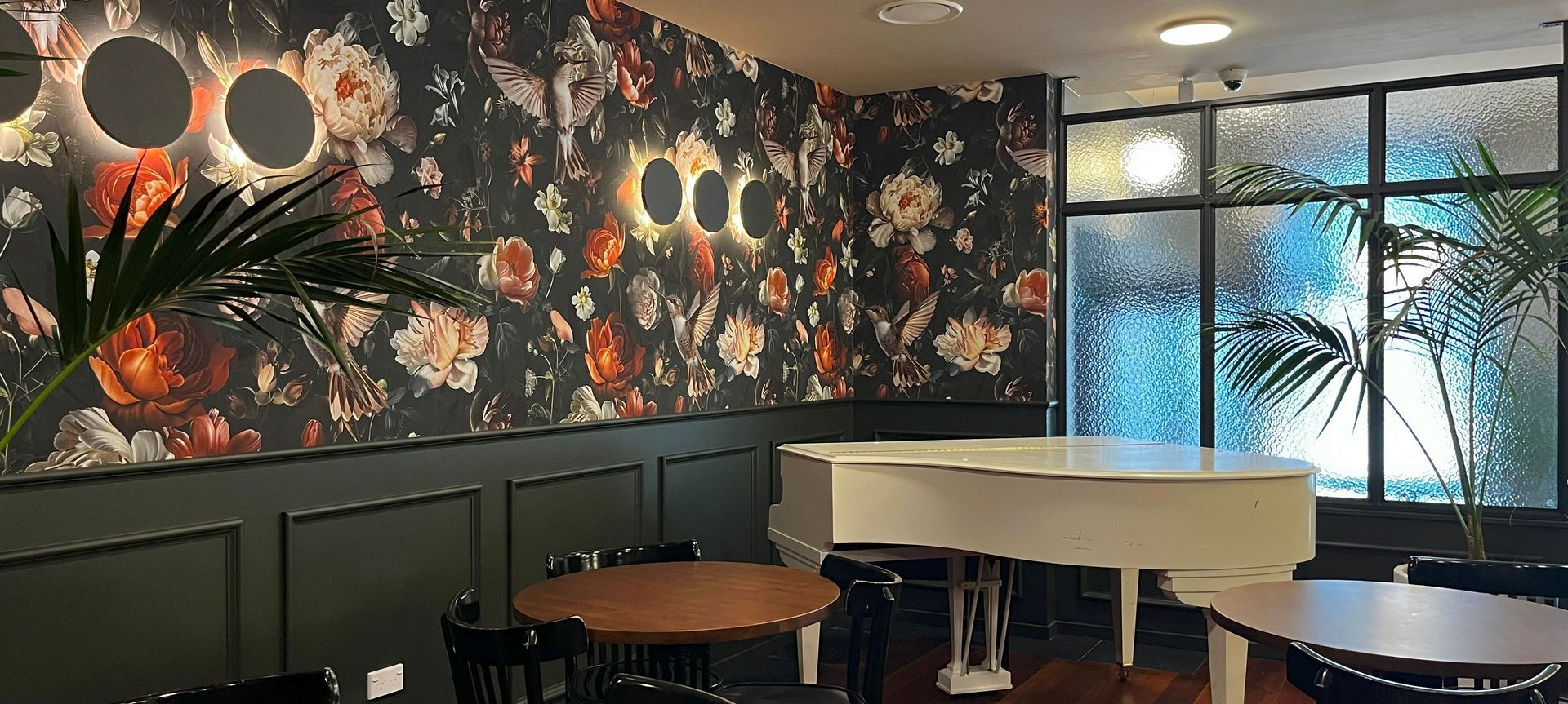 Hummingbird Eatery & Bar banner