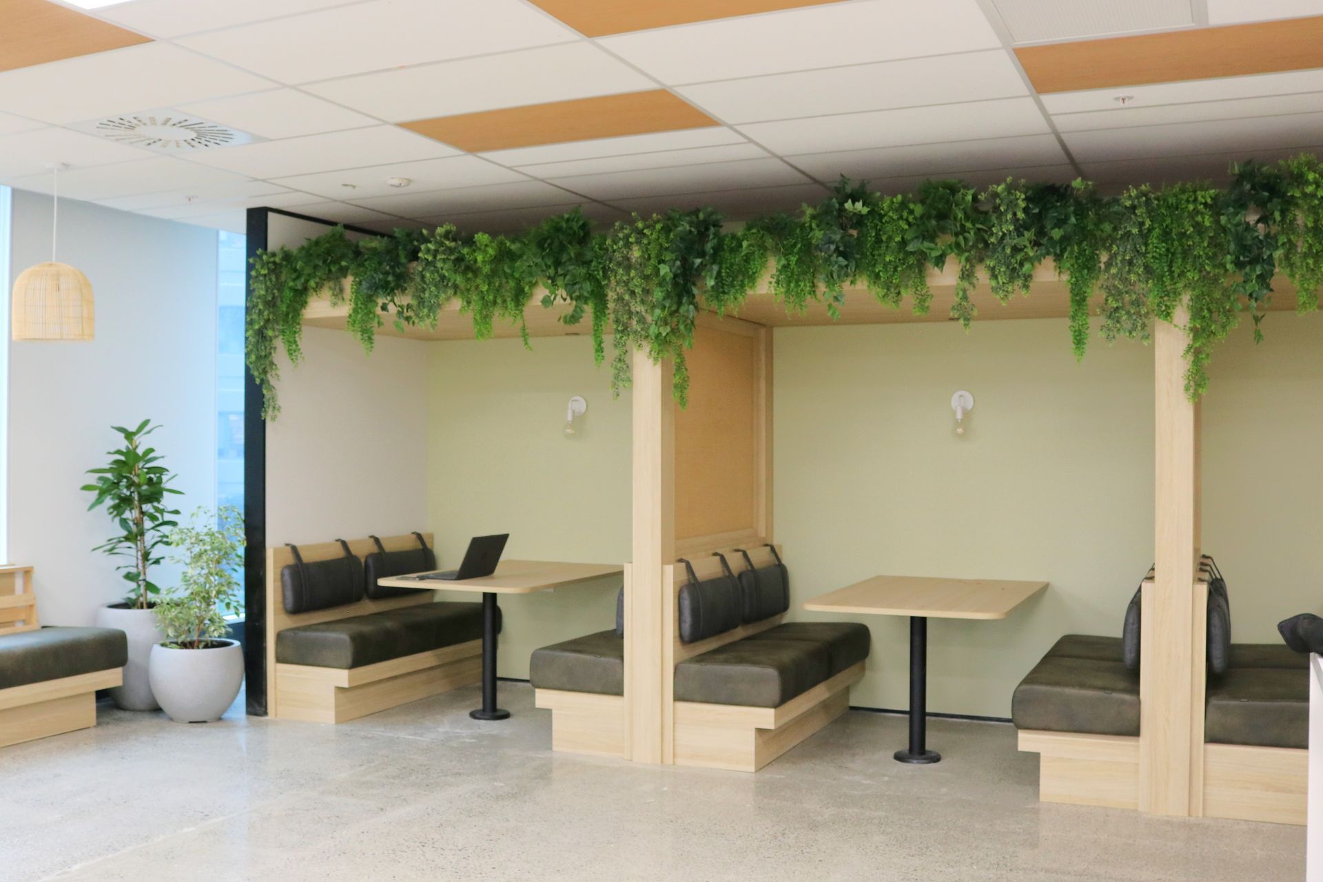 T&amp;G Global - artificial installation